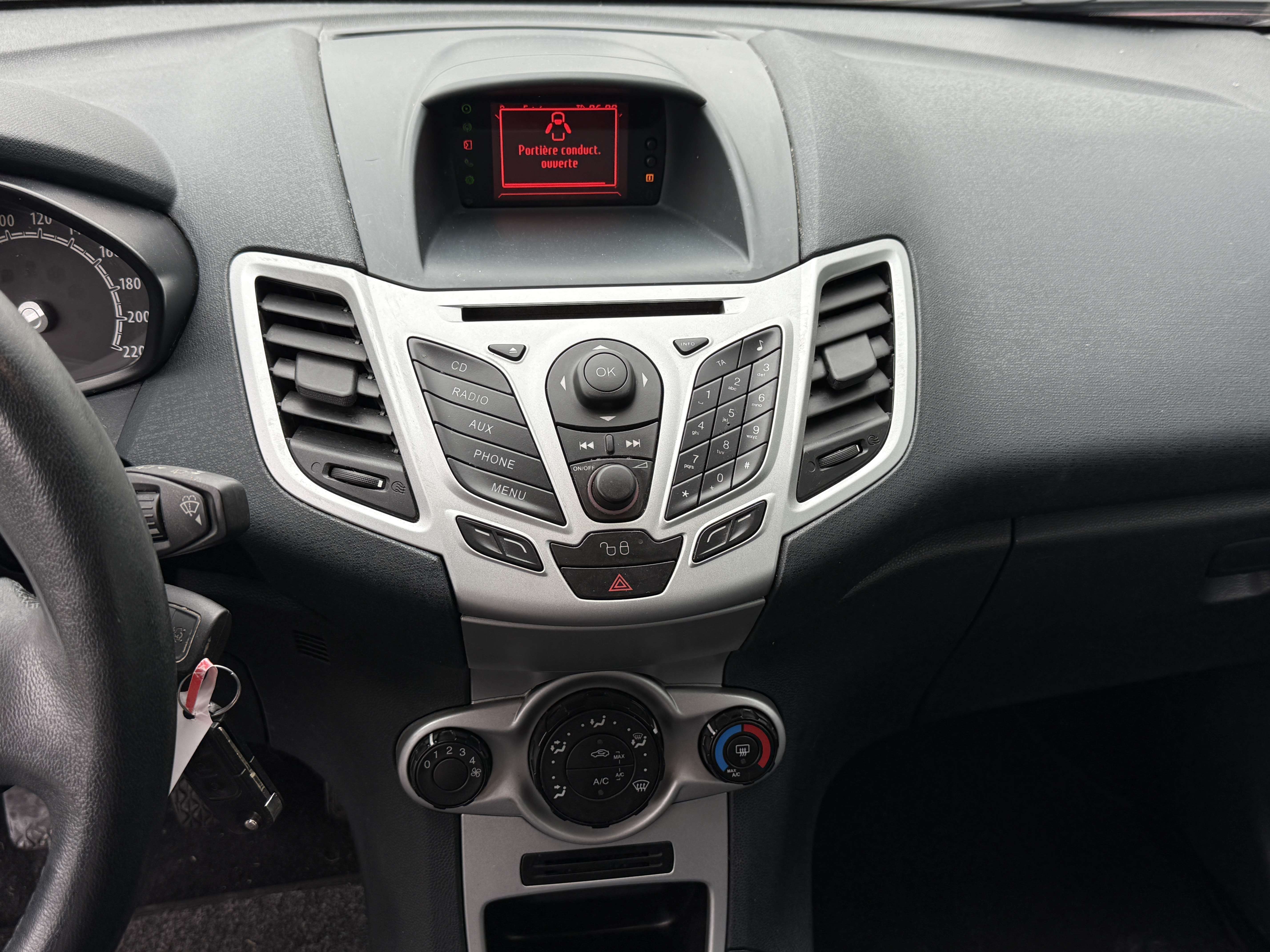 Ford Fiesta Fiesta 1.25i_VENTE TELLE QUELLE_CLIM_ROULANTE
