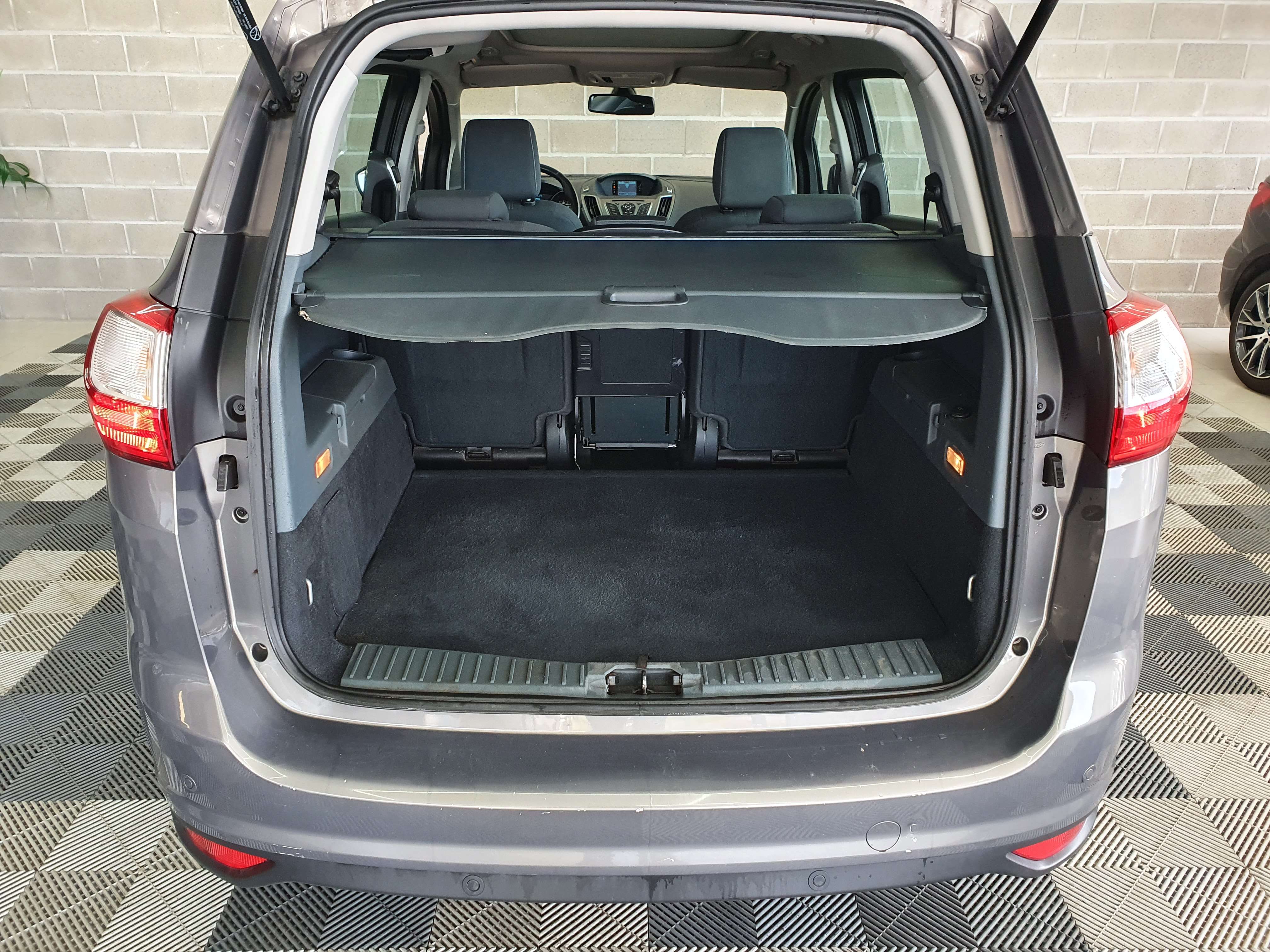 Ford Grand C-Max 🟢1.6 DIESEL 95CV - 1ER MAIN - FULL CARNET - TOIT PANO OUVRANT