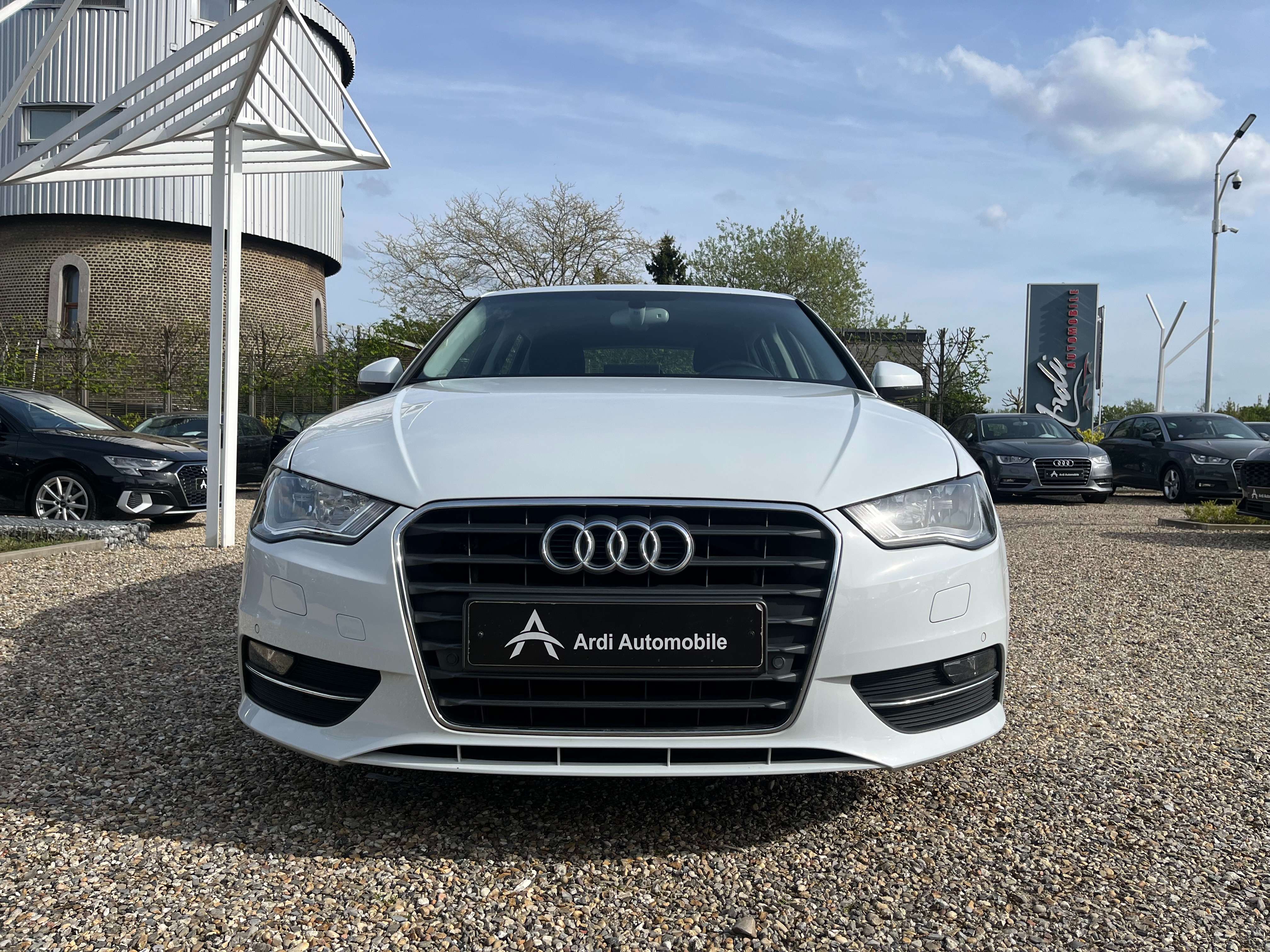 Audi A3 Sportback 1.6 TDi*GARANTIE*NAVI*CRUISE*SIEGE CHAUFFANT*CAPTEUR AV+AR*