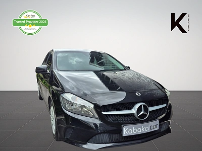 Mercedes-Benz A 180 d Sensation - Premium Accessible et Faible Consommation - Garantie 12 Mois avec Entretien Effectué - Zone LEZ Ok