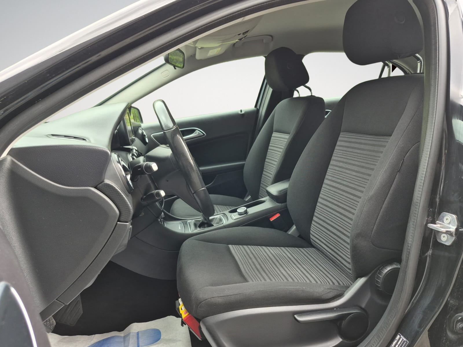 Mercedes-Benz A 180 d Sensation - Premium Accessible et Faible Consommation - Garantie 12 Mois avec Entretien Effectué - Zone LEZ Ok
