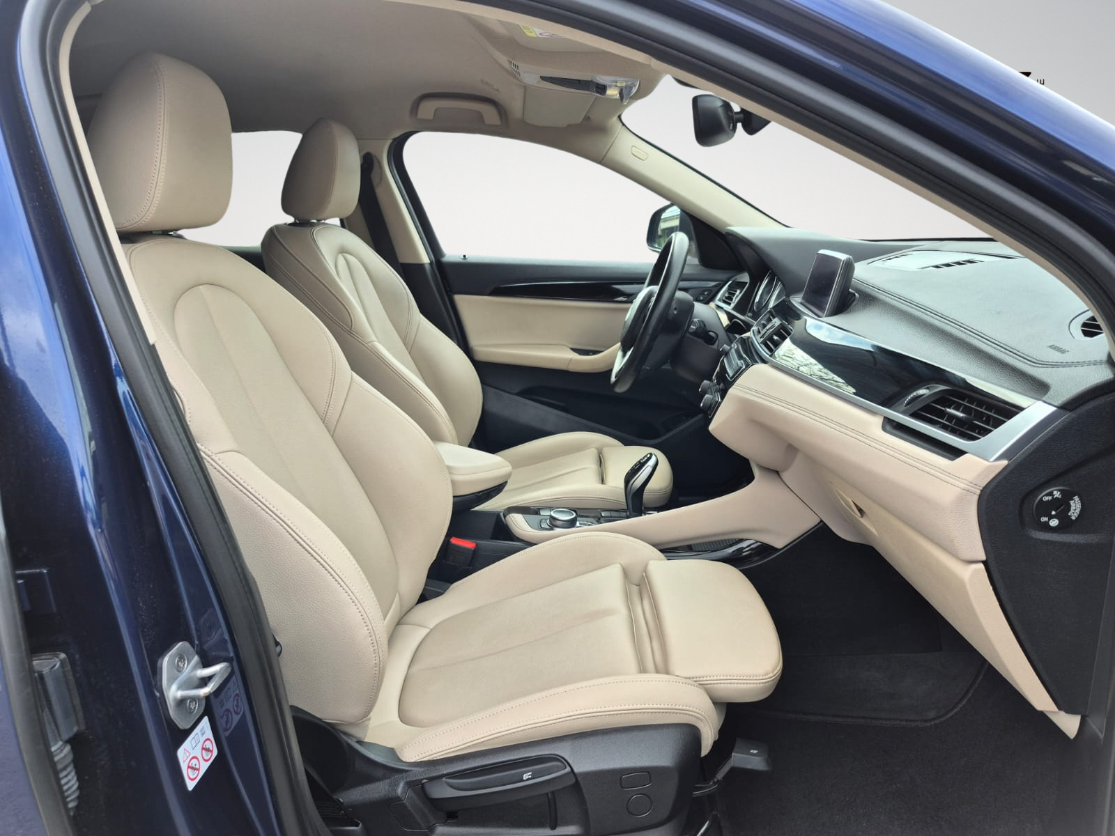 BMW X2 1.5 dA sDrive16 - SUV Premium Accessible - Garantie 12 Mois avec Entretien effectué - Disponible rapidement