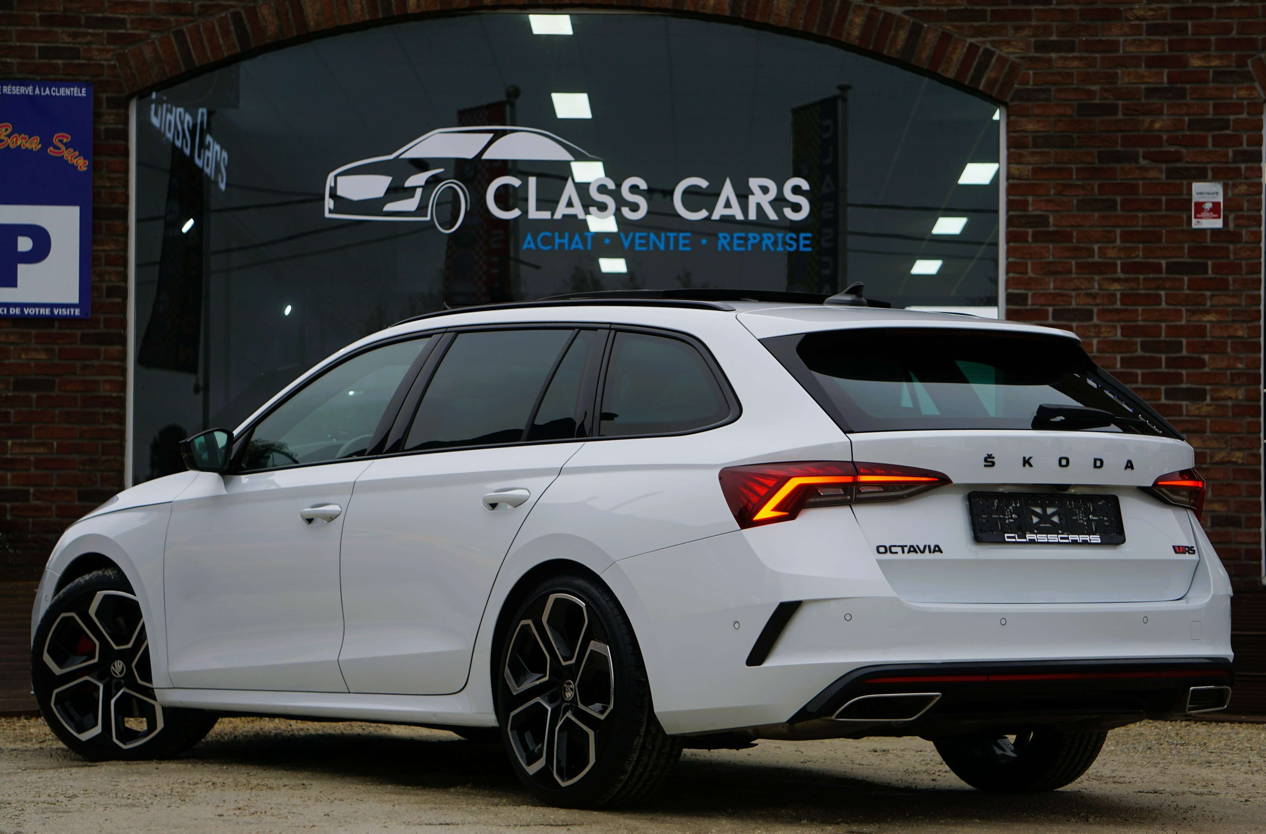 Skoda Octavia SW RS 2.0 TFSI 245CV COCKPIT DSG PANO CAM CARNET