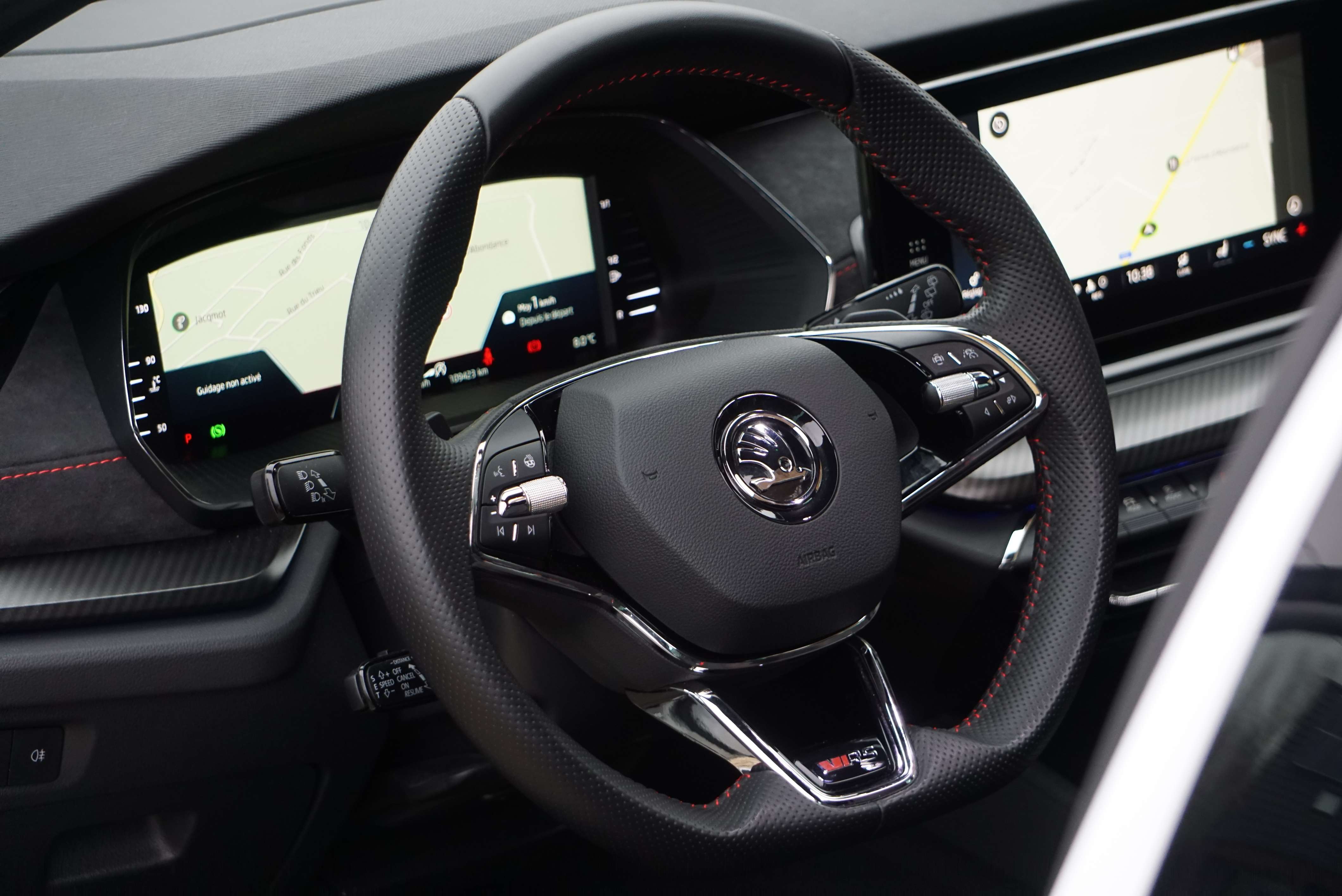 Skoda Octavia SW RS 2.0 TFSI 245CV COCKPIT DSG PANO CAM CARNET