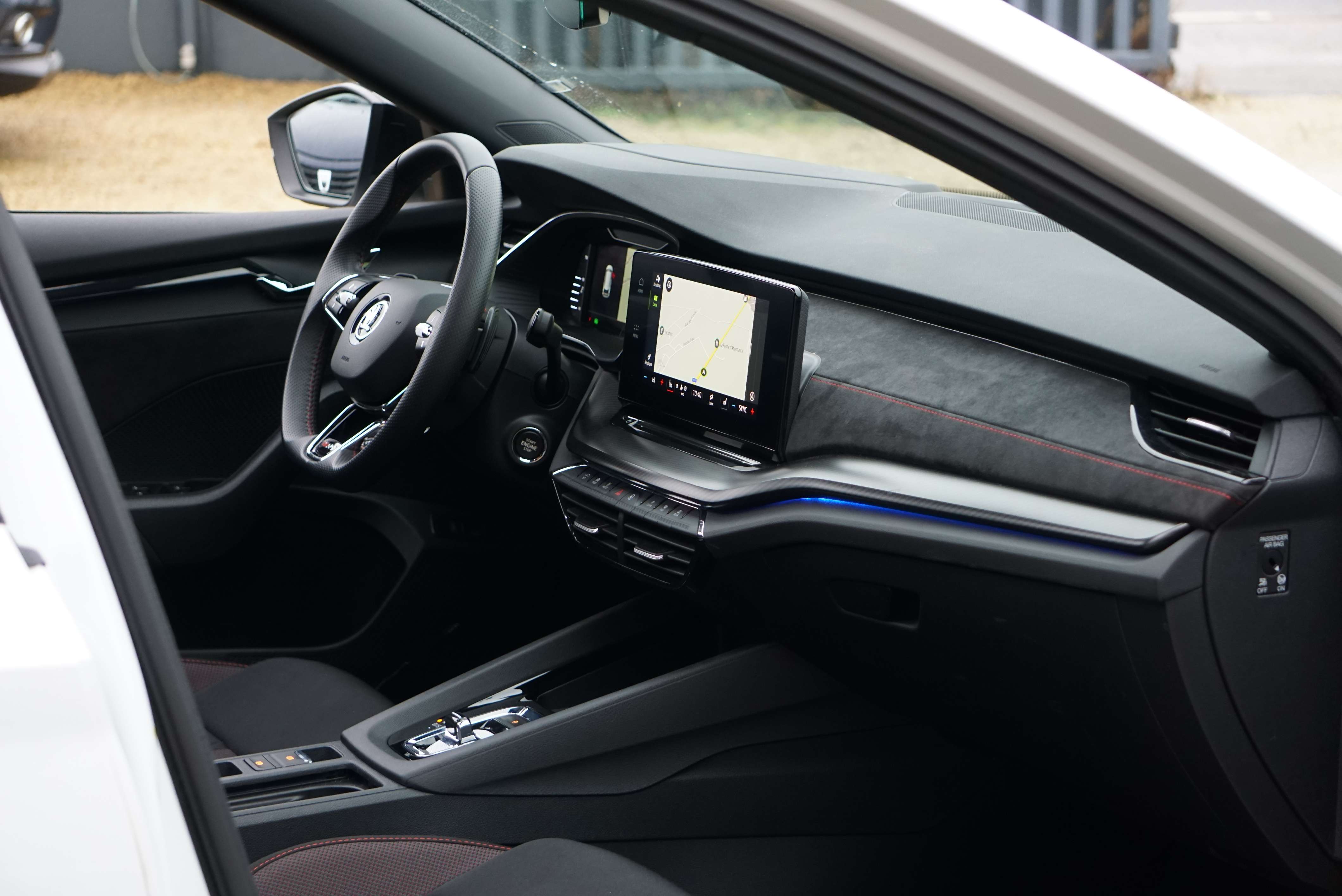 Skoda Octavia SW RS 2.0 TFSI 245CV COCKPIT DSG PANO CAM CARNET