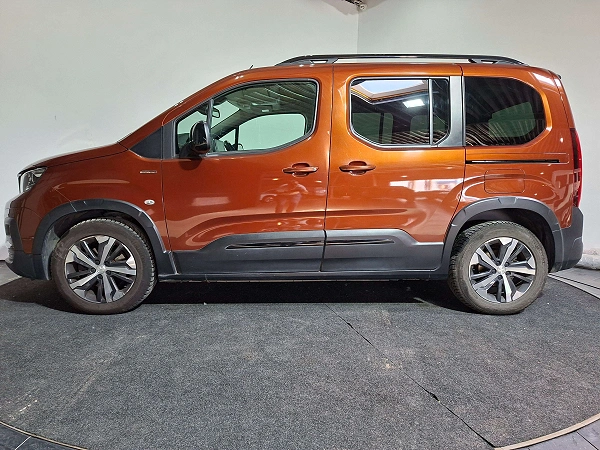 Peugeot Rifter Rifter 1.2 GT Line 2 JAAR GRATIS ONDERHOUDI I Automaat I Camera I Carplay