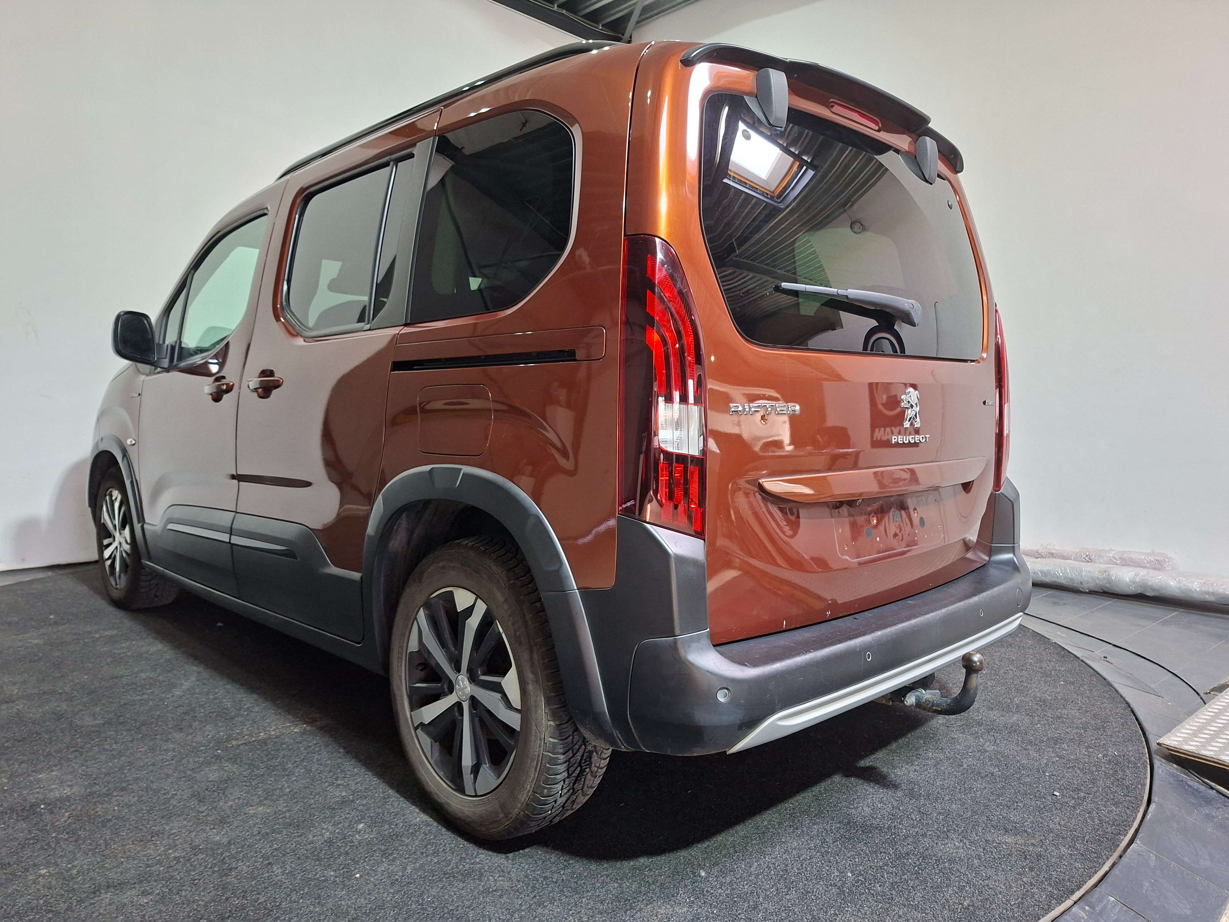 Peugeot Rifter Rifter 1.2 GT Line 2 JAAR GRATIS ONDERHOUDI I Automaat I Camera I Carplay