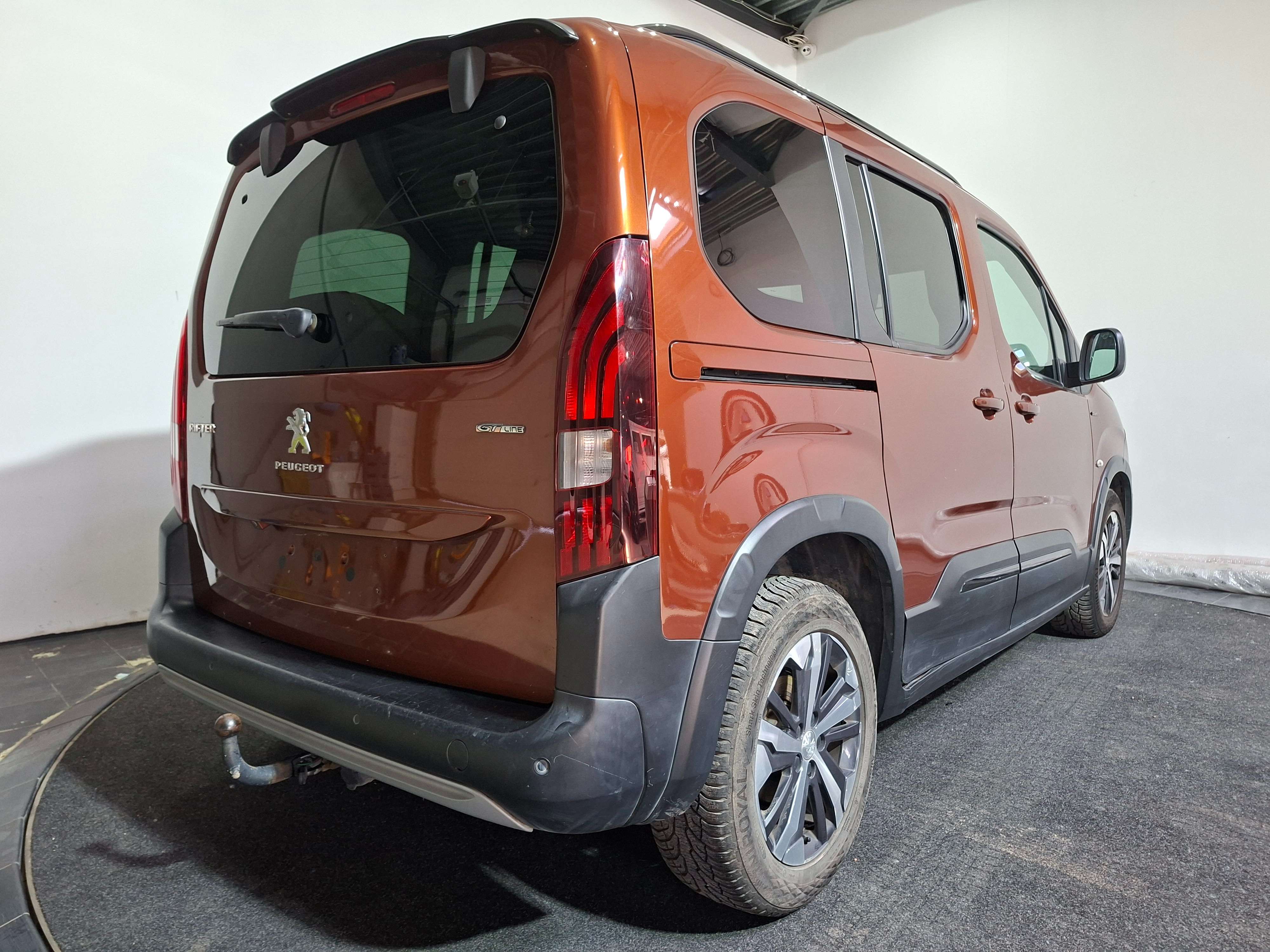 Peugeot Rifter Rifter 1.2 GT Line 2 JAAR GRATIS ONDERHOUDI I Automaat I Camera I Carplay