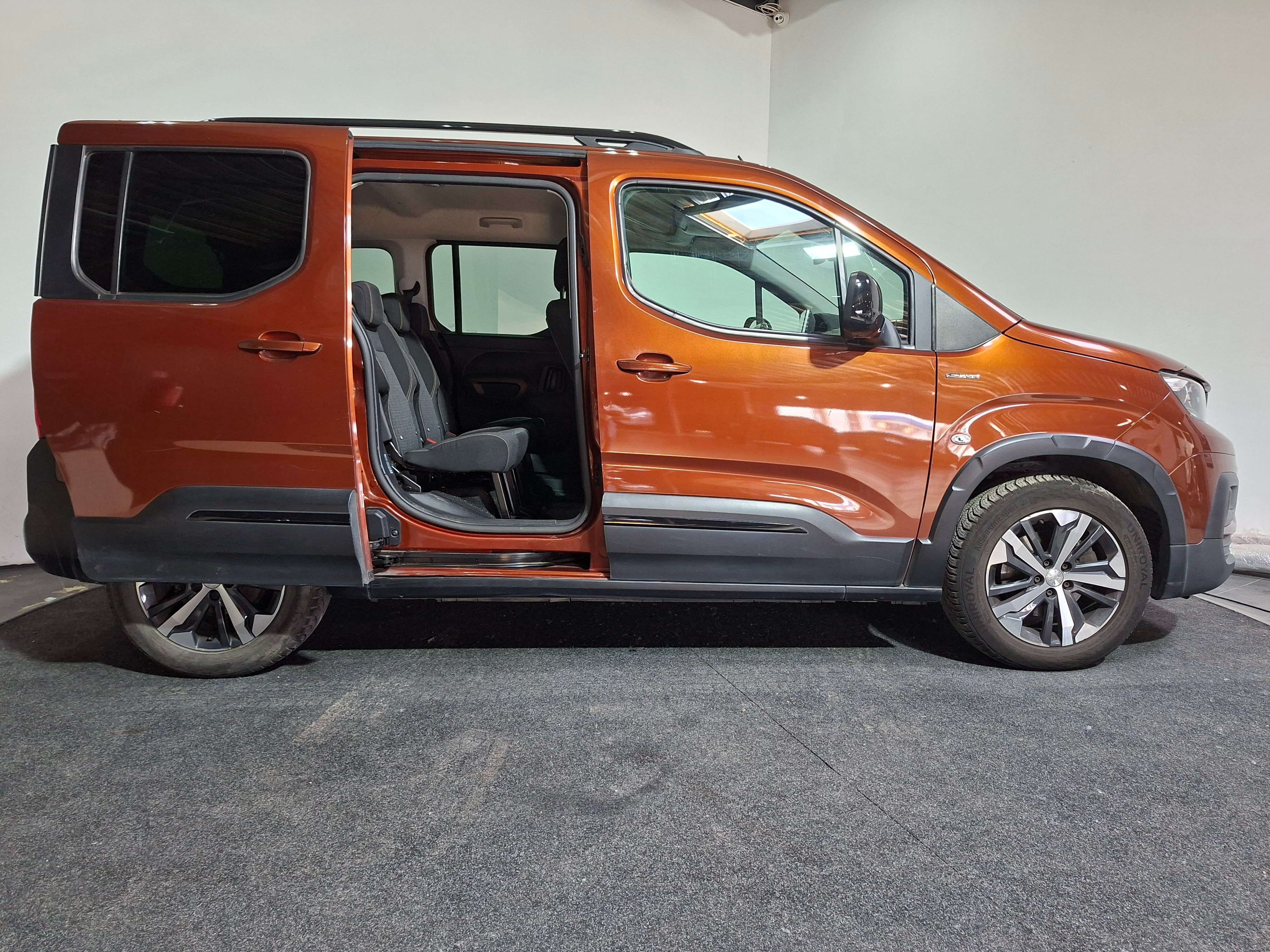 Peugeot Rifter Rifter 1.2 GT Line 2 JAAR GRATIS ONDERHOUDI I Automaat I Camera I Carplay