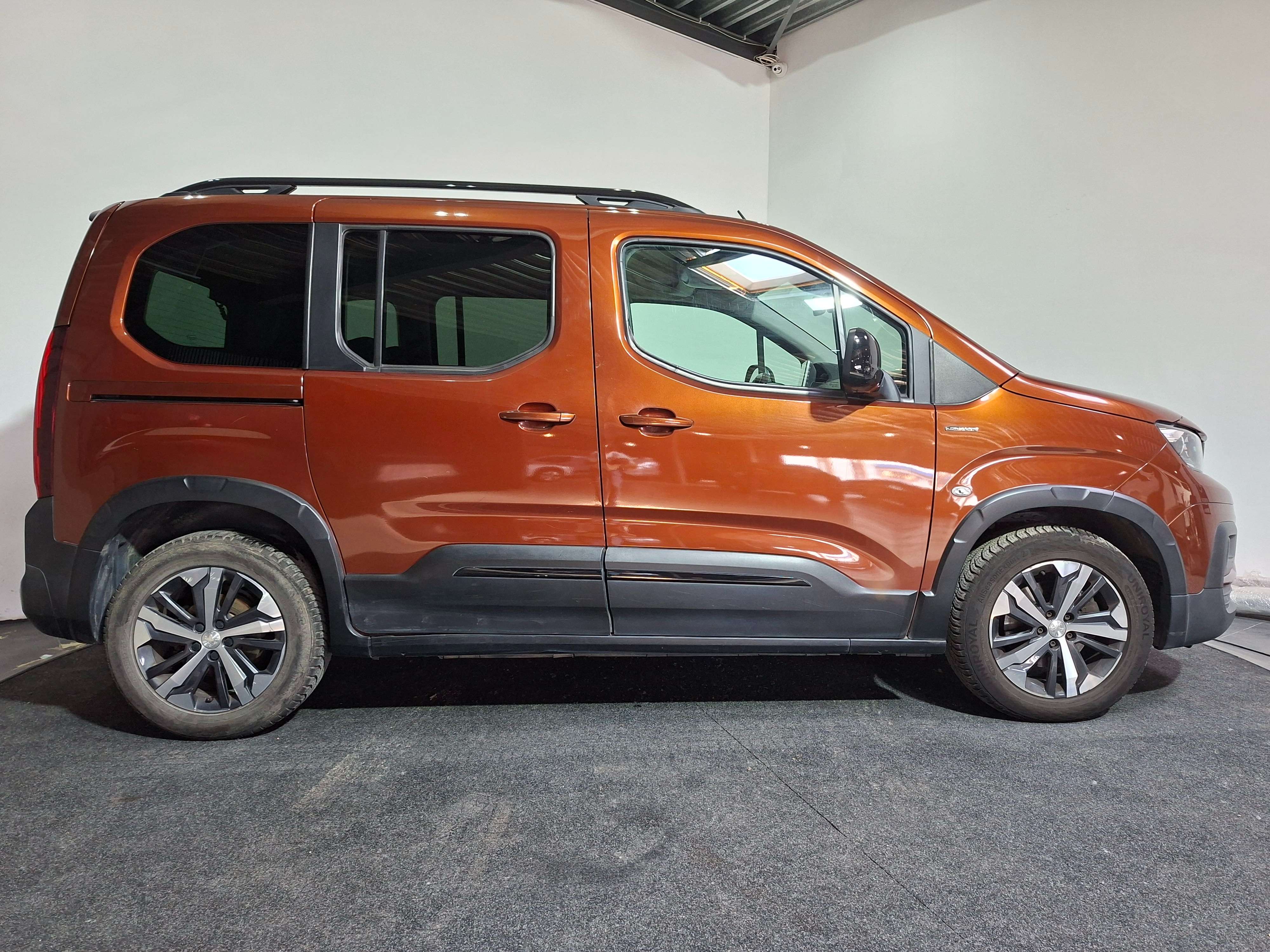 Peugeot Rifter Rifter 1.2 GT Line 2 JAAR GRATIS ONDERHOUDI I Automaat I Camera I Carplay