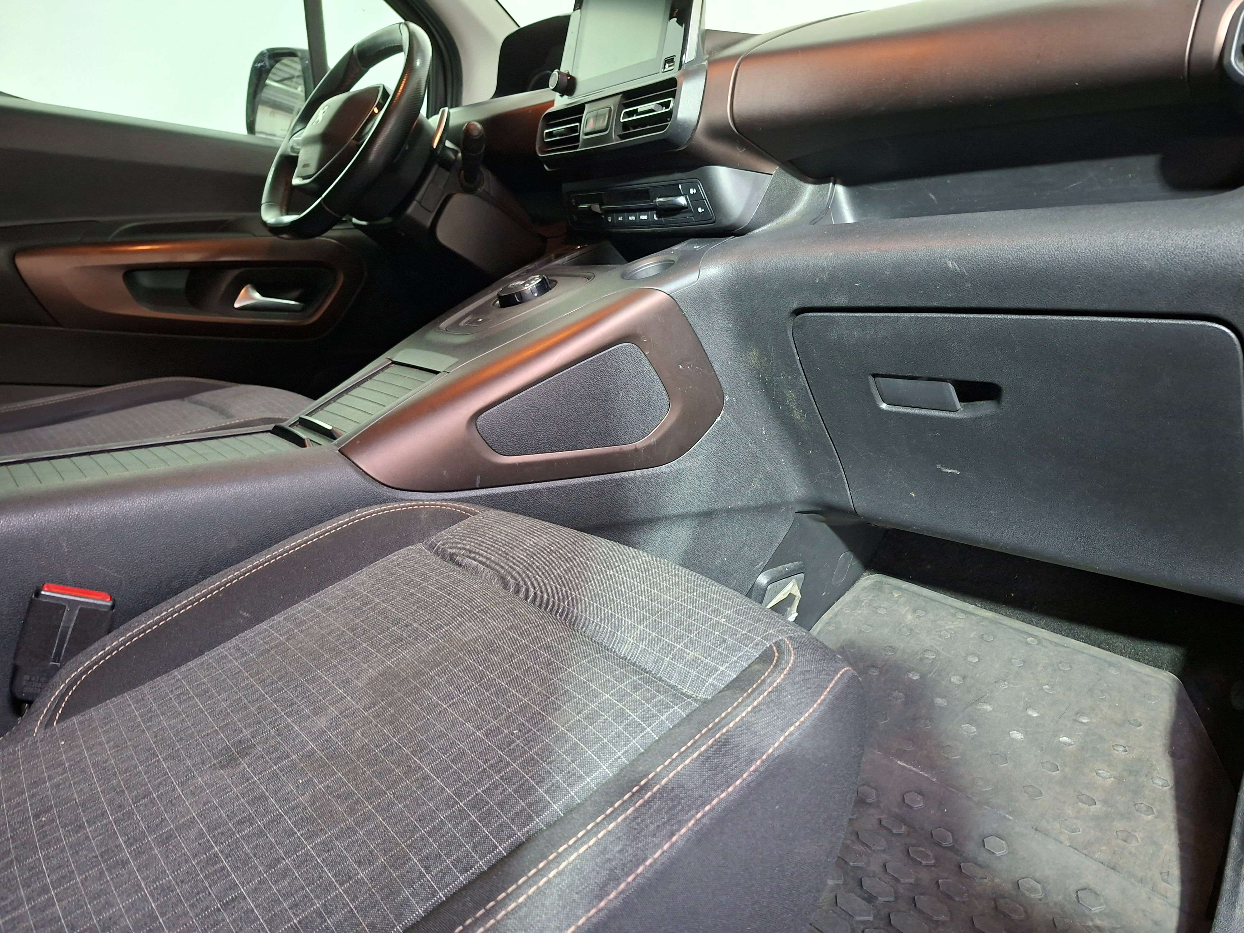 Peugeot Rifter Rifter 1.2 GT Line 2 JAAR GRATIS ONDERHOUDI I Automaat I Camera I Carplay