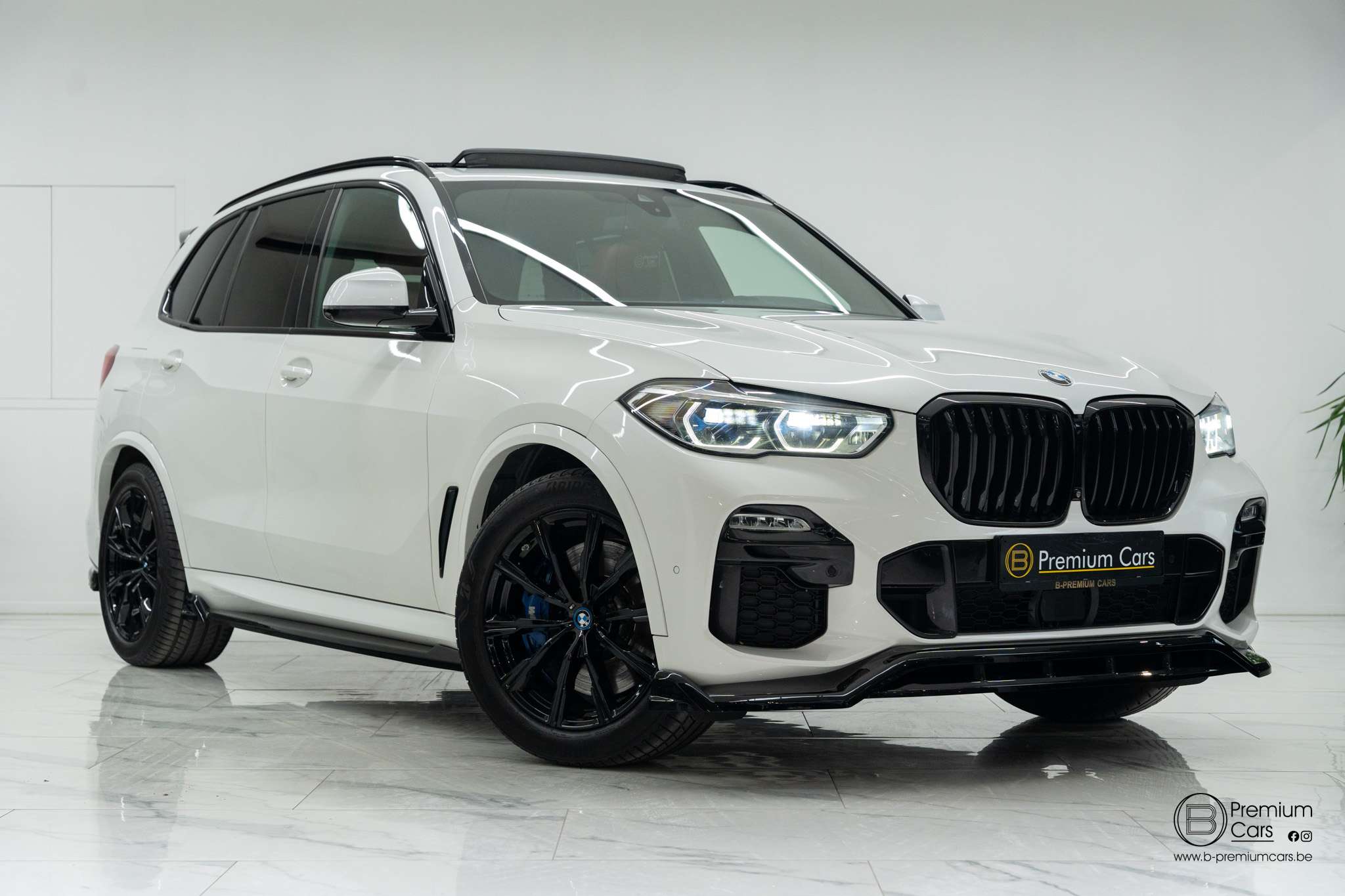 BMW X5 45e Xdrive! M-Performance bodykit! Full options! Laser, HUD, Pano, Acc!