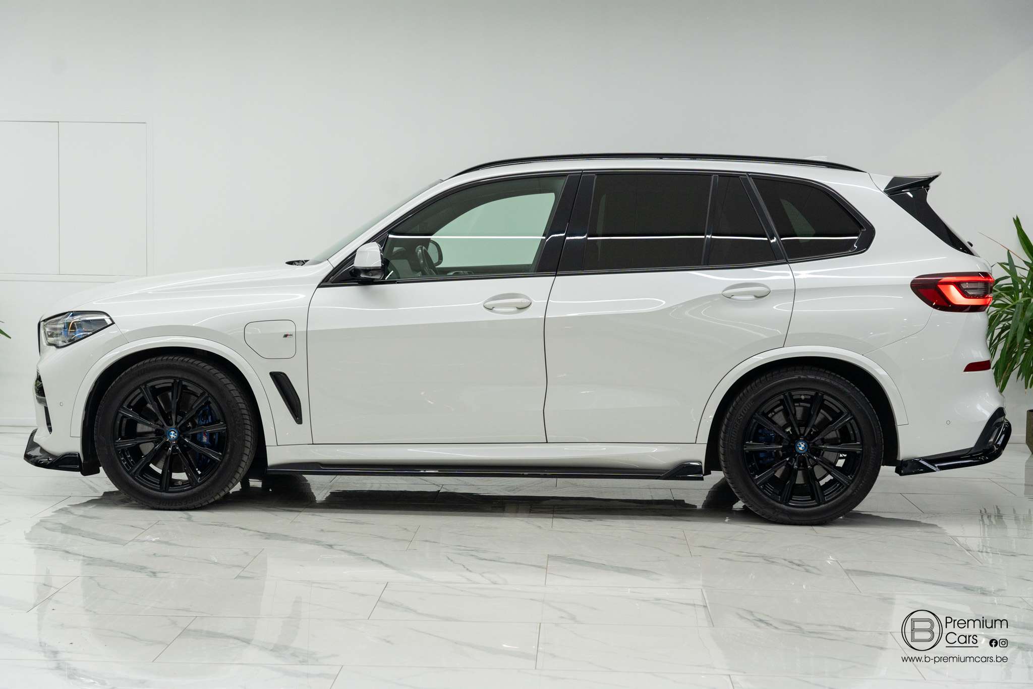 BMW X5 45e Xdrive! M-Performance bodykit! Full options! Laser, HUD, Pano, Acc!