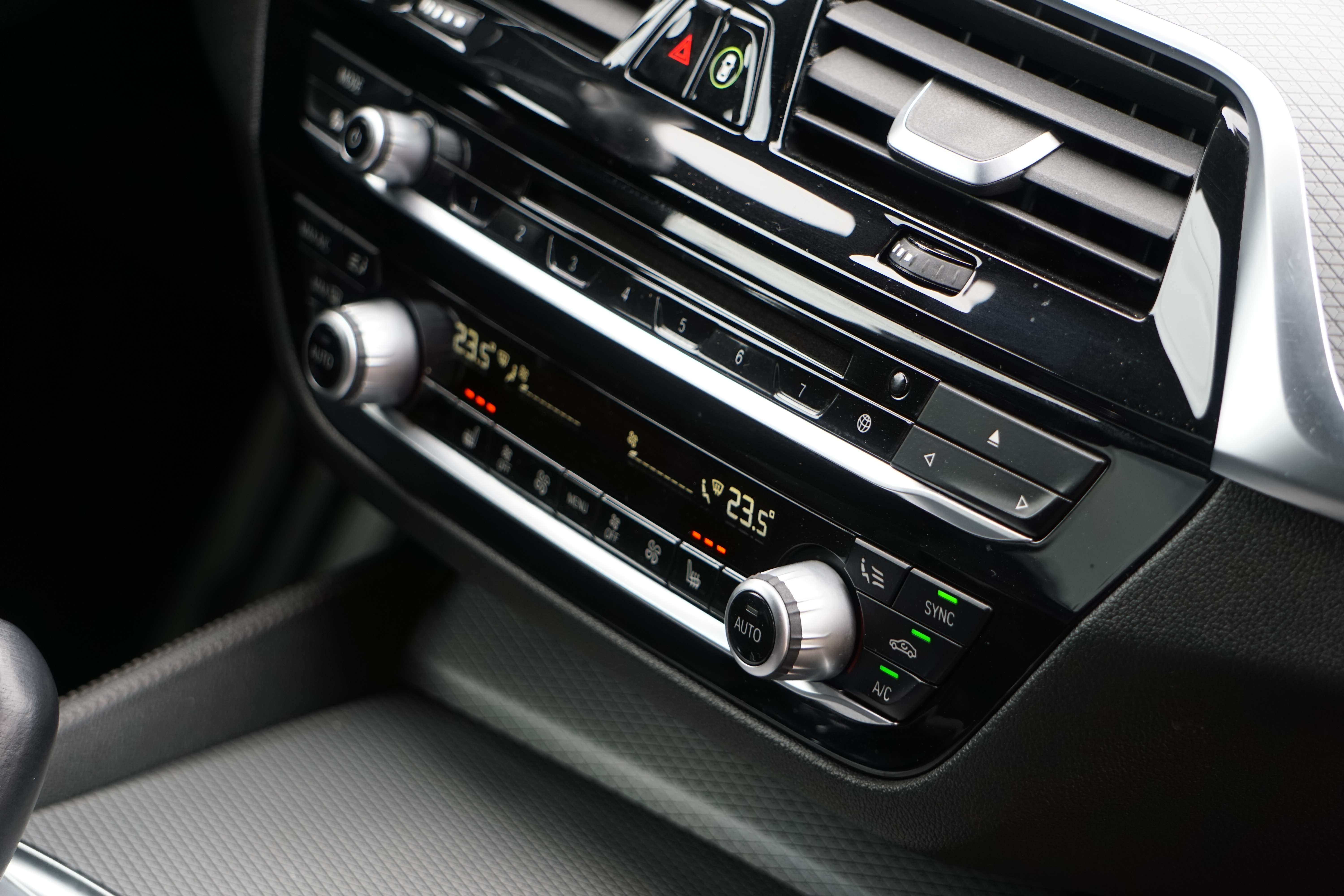 BMW 525 d PACK-M COCKPIT NAVI-CAM HARMAN AMBIANCE EURO 6d