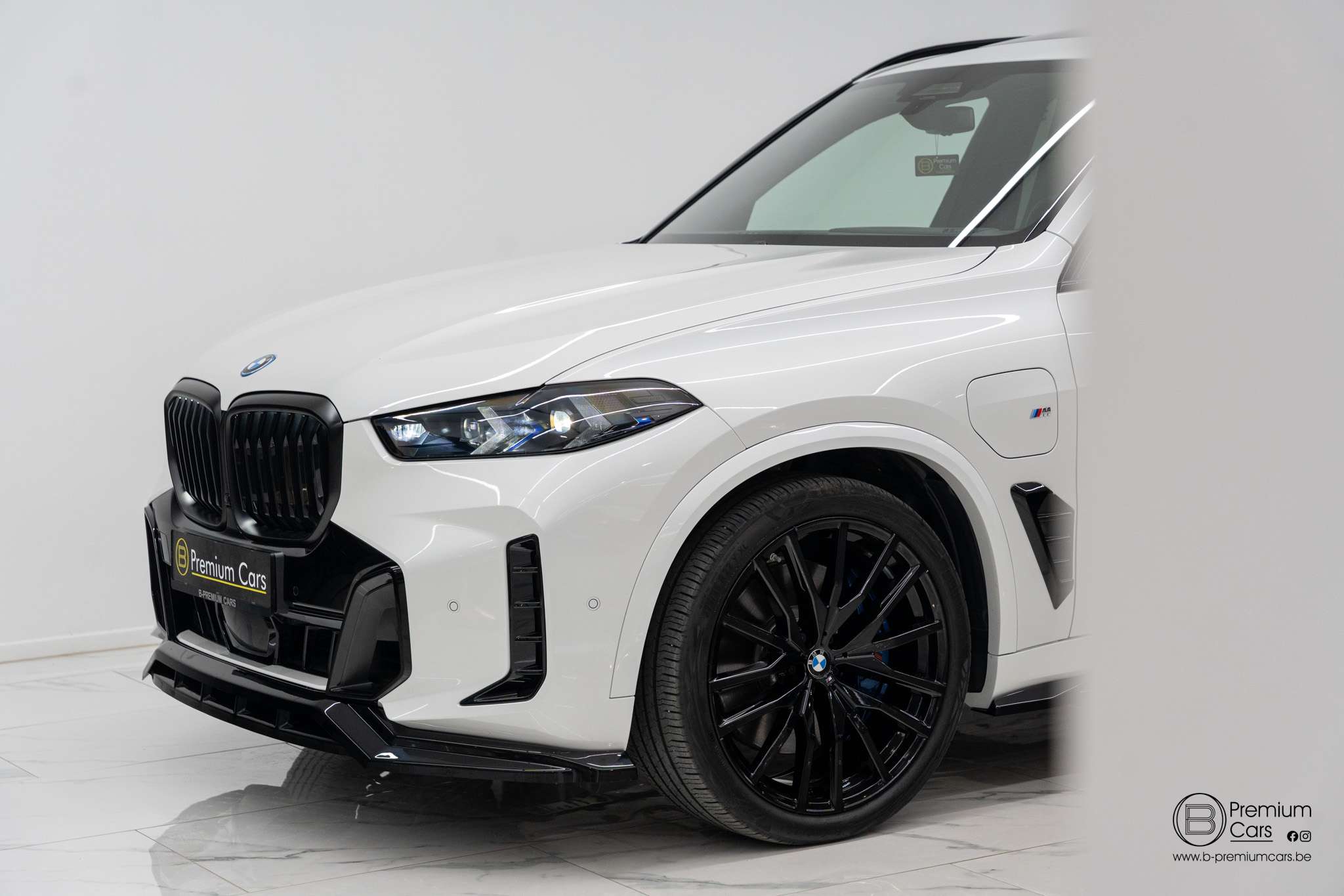 BMW X5 xDrive50e hybrid M-Performance bodykit! Pano, H&K, Acc, Hud!