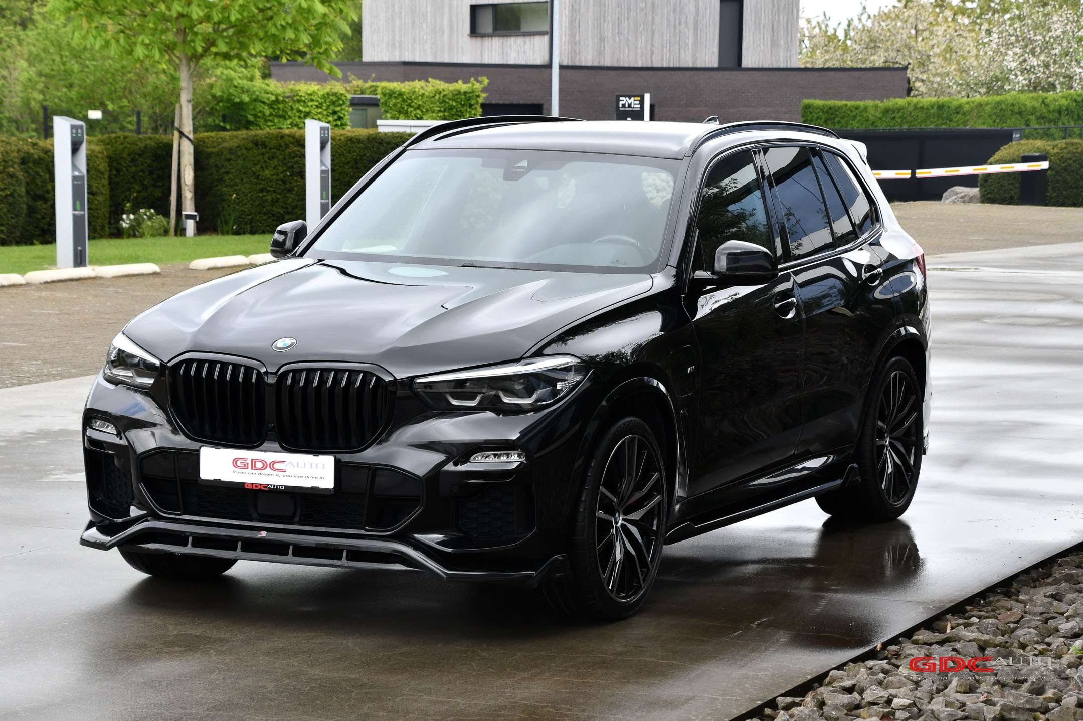 BMW X5 45e l  Maxton Design Pack l