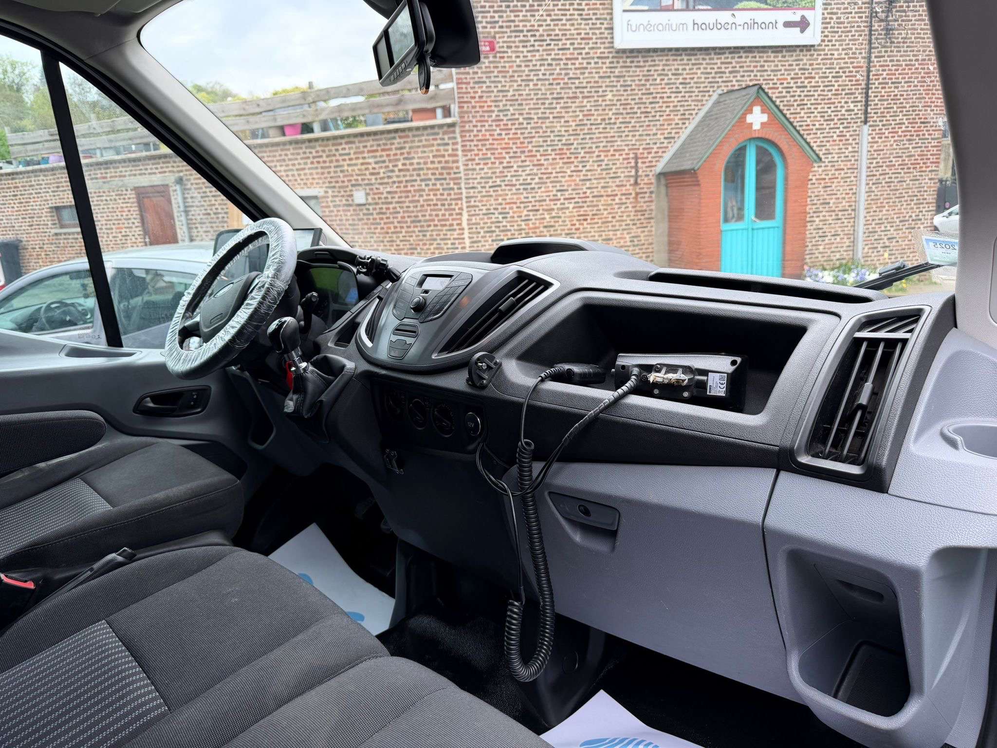 Ford Transit 2.2 TDCi L2H2 * 3 PLACES * GARANTIE 12 MOIS *