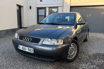 Audi A3 II (2) SPORTBACK 1.6 102 7CV AMBIENTE