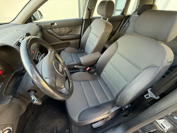 Audi A3 II (2) SPORTBACK 1.6 102 7CV AMBIENTE