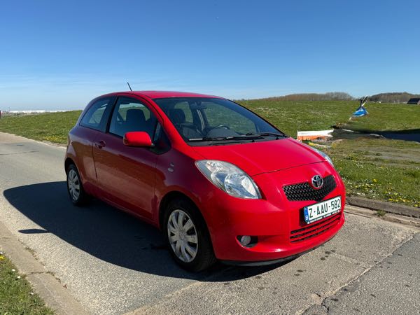 Toyota Yaris II 87 VVT-I 3P