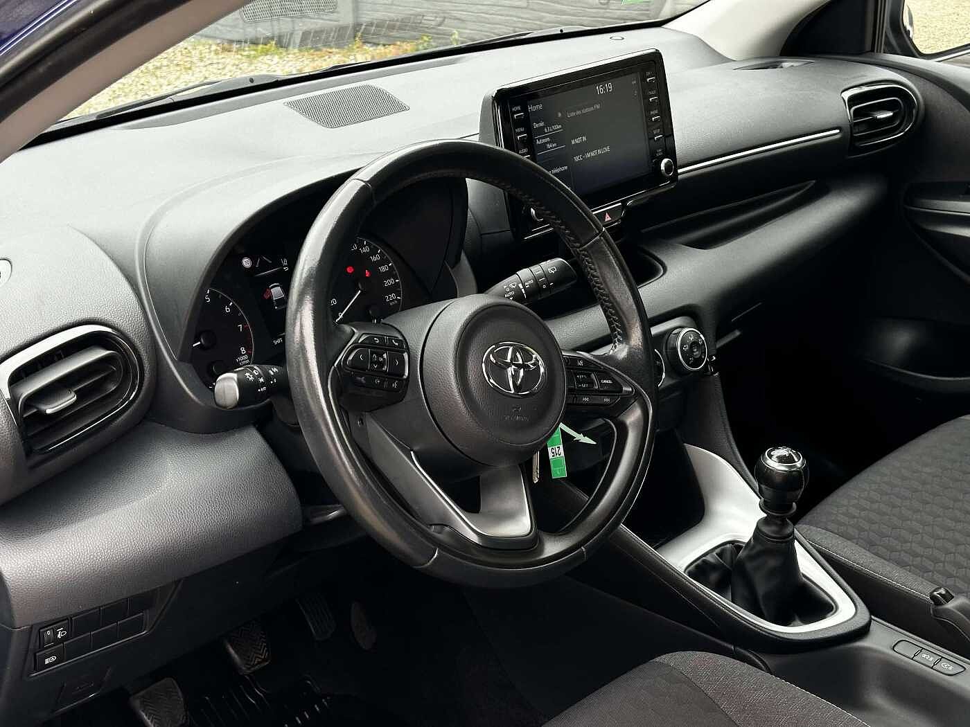 Toyota Yaris 1.5i Dual VVT-iE Dynamic EURO 6D! LED/CARPLAY/CAMERA/ADAPTIVE CRUISE/LANE ASSIST