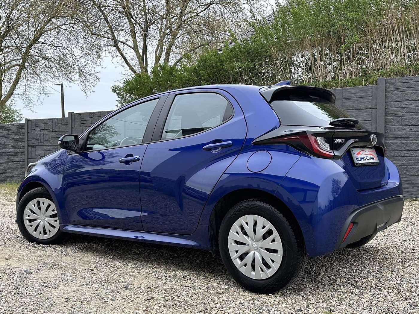 Toyota Yaris 1.5i Dual VVT-iE Dynamic EURO 6D! LED/CARPLAY/CAMERA/ADAPTIVE CRUISE/LANE ASSIST