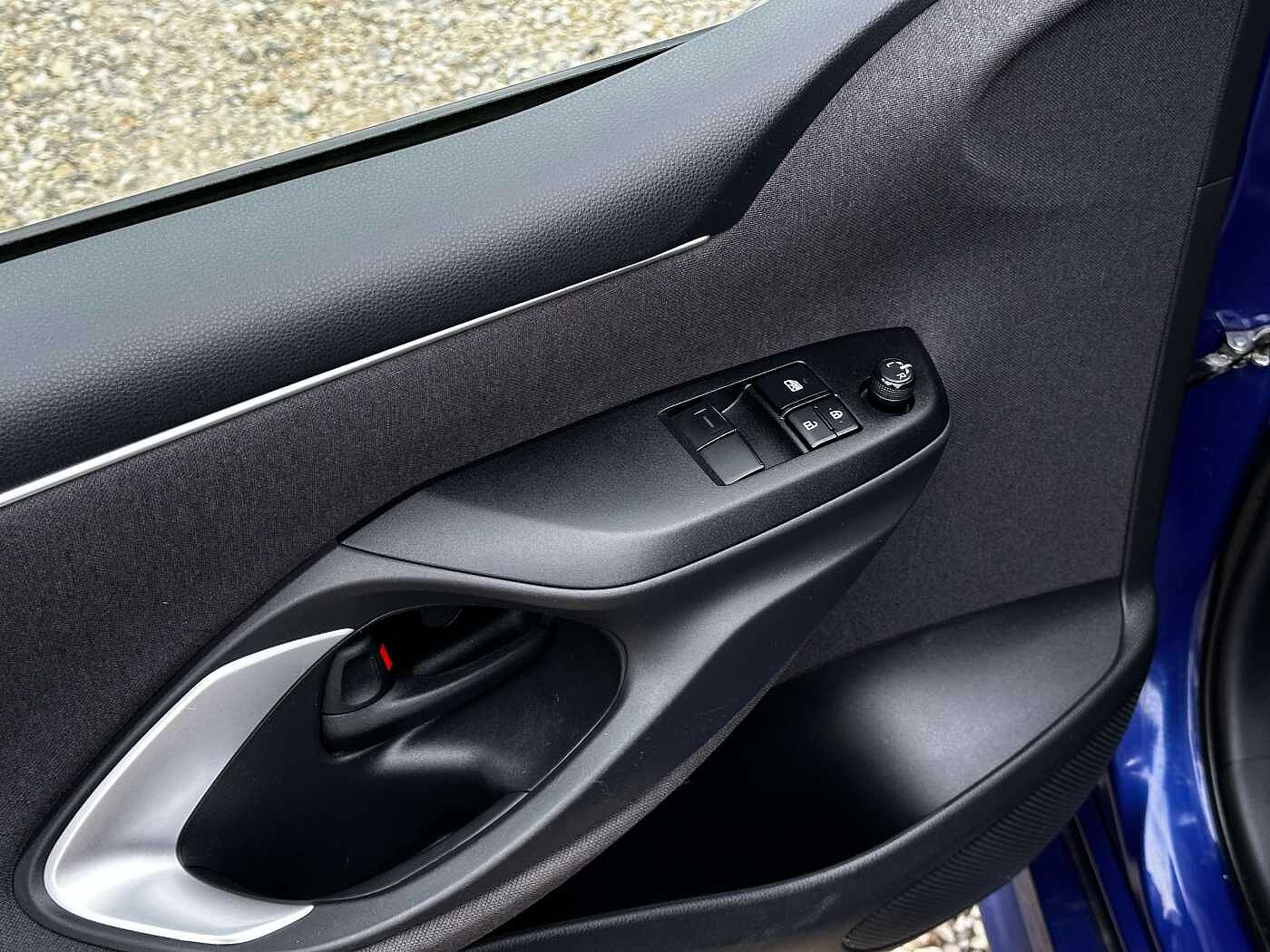Toyota Yaris 1.5i Dual VVT-iE Dynamic EURO 6D! LED/CARPLAY/CAMERA/ADAPTIVE CRUISE/LANE ASSIST