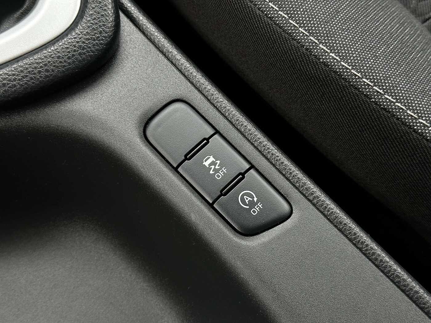 Toyota Yaris 1.5i Dual VVT-iE Dynamic EURO 6D! LED/CARPLAY/CAMERA/ADAPTIVE CRUISE/LANE ASSIST