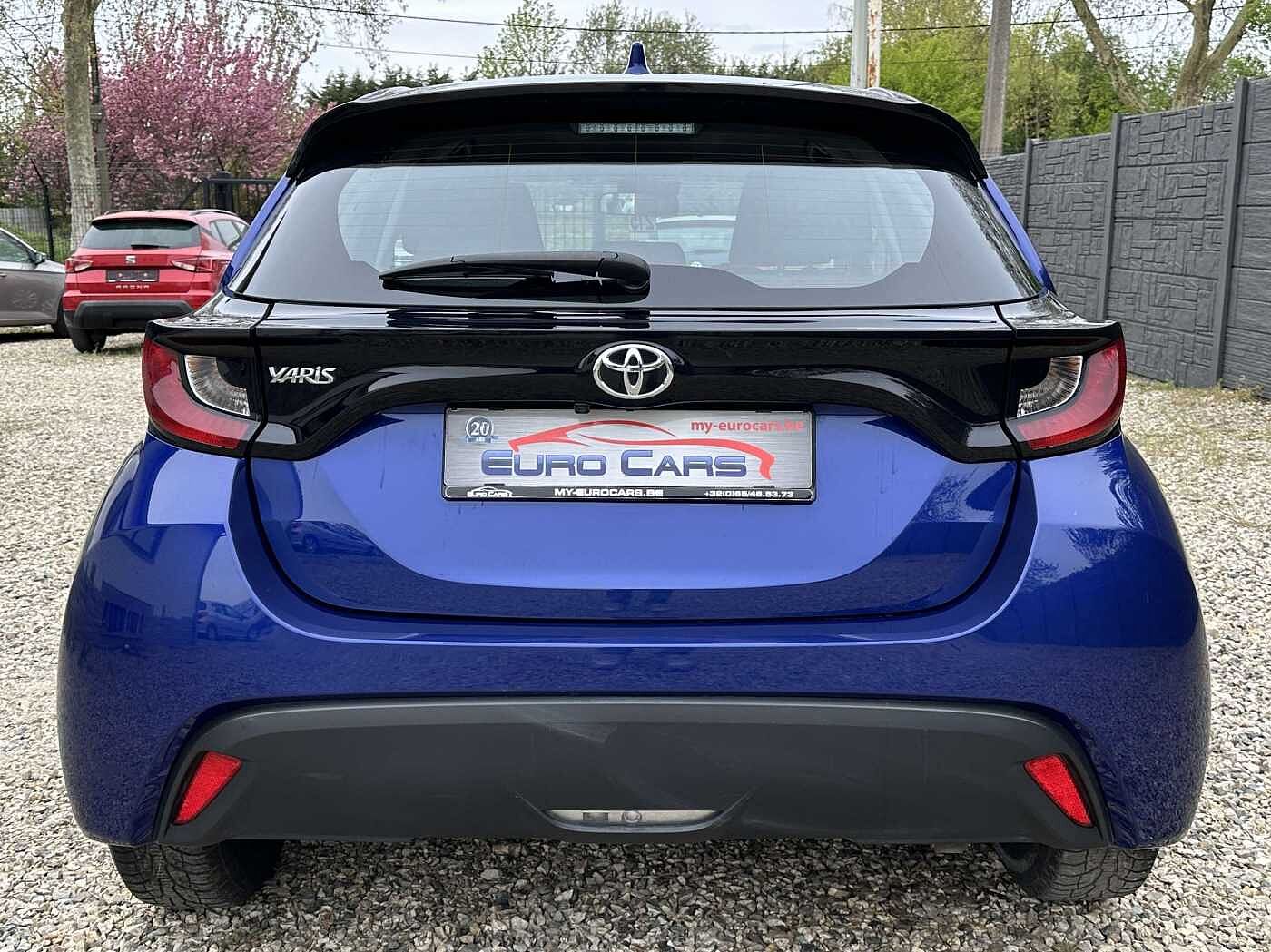 Toyota Yaris 1.5i Dual VVT-iE Dynamic EURO 6D! LED/CARPLAY/CAMERA/ADAPTIVE CRUISE/LANE ASSIST