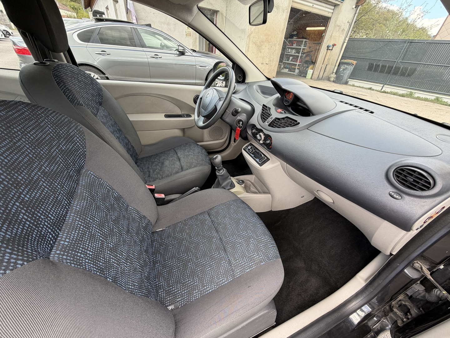 Renault TWINGO II 1.2 LEV 16V 75CH AUTHENTIQUE