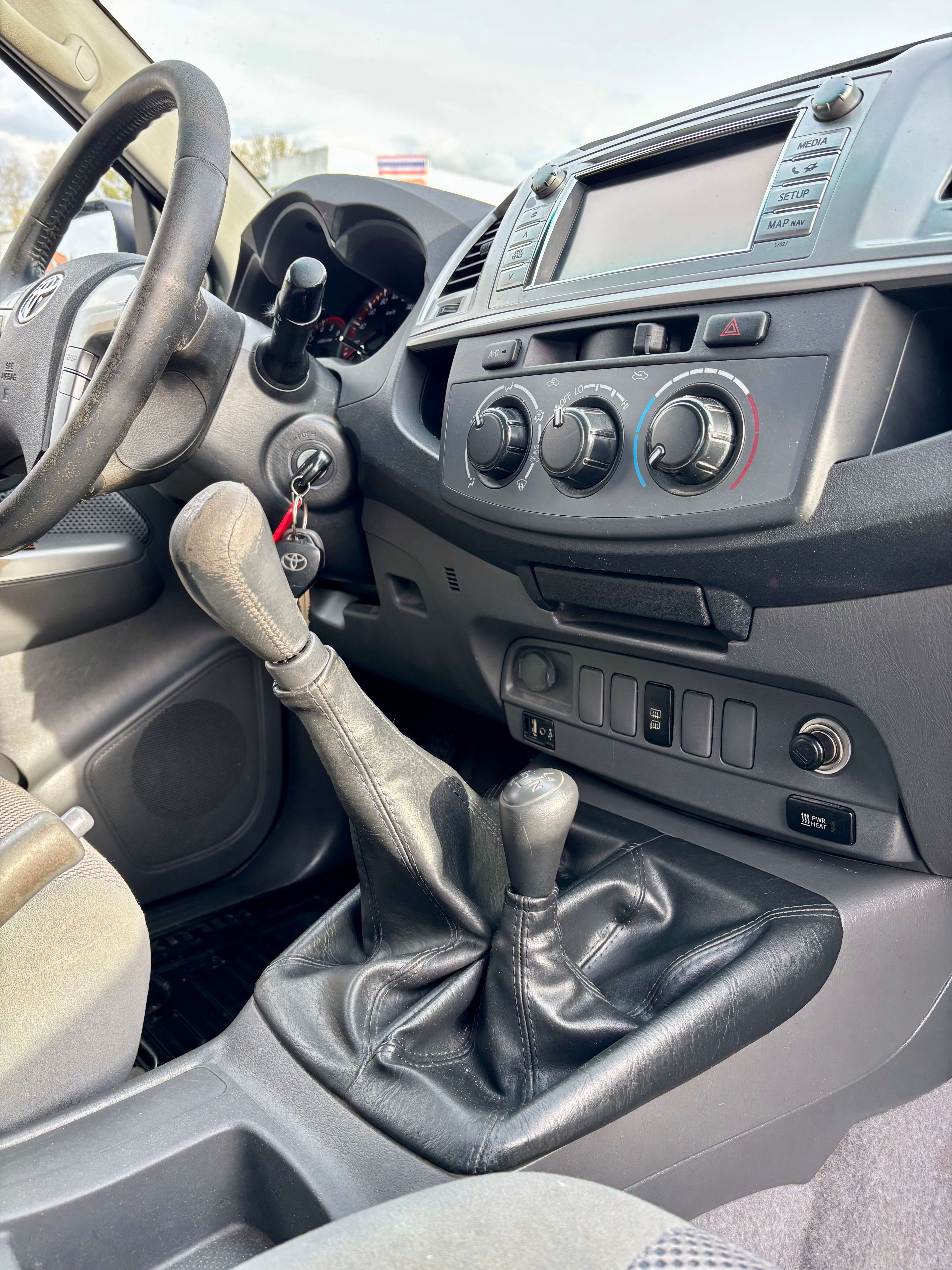 Toyota Hilux 2.5 D-4D 144 SRX " gps " attache rem " car-pass