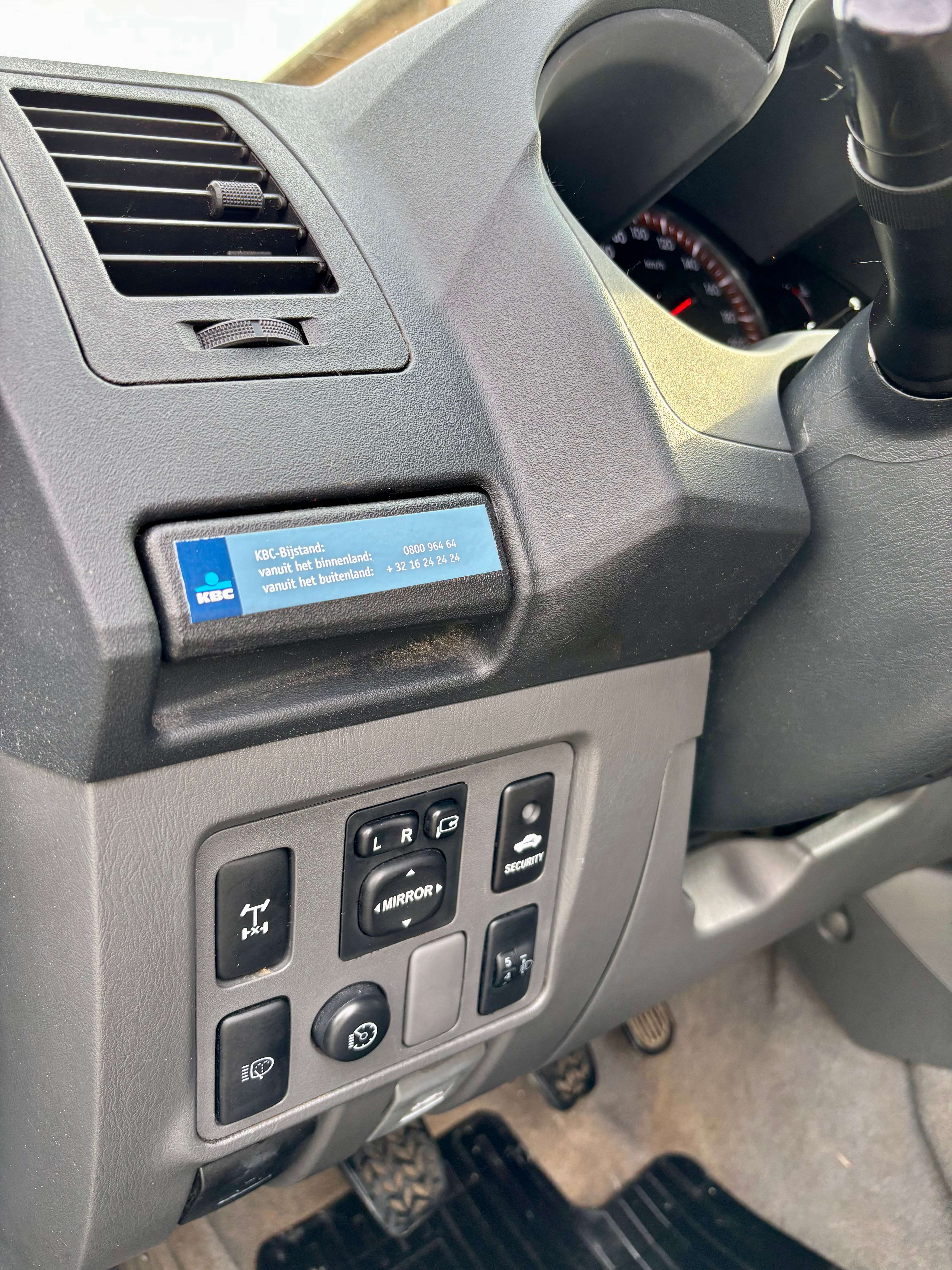 Toyota Hilux 2.5 D-4D 144 SRX " gps " attache rem " car-pass
