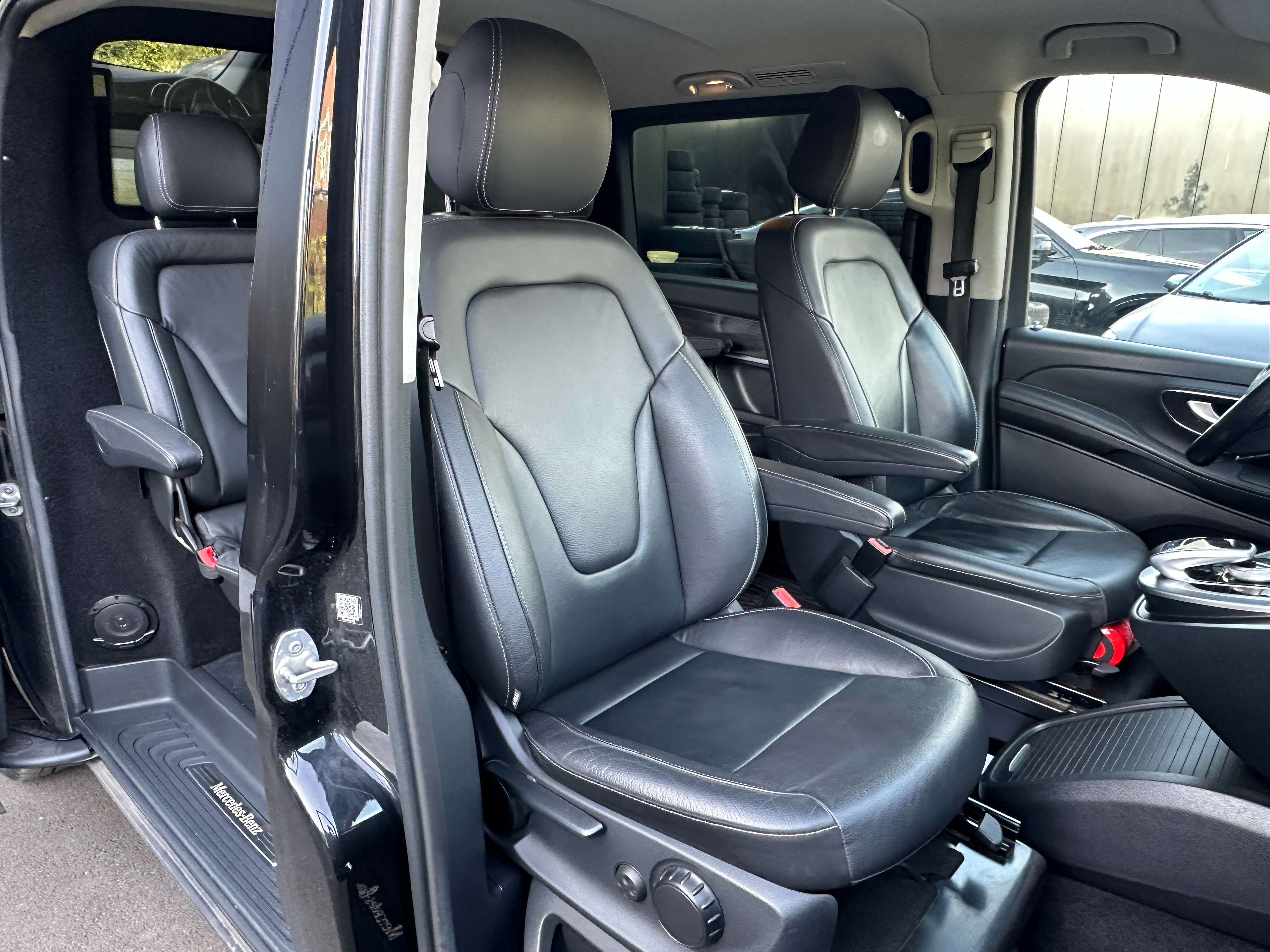 Mercedes-Benz V 300 V 300d L2 Avantgarde Lichte Vracht 5pl/LEDER/ Geen BIV en 135 TAX/Trekh 2500kg/