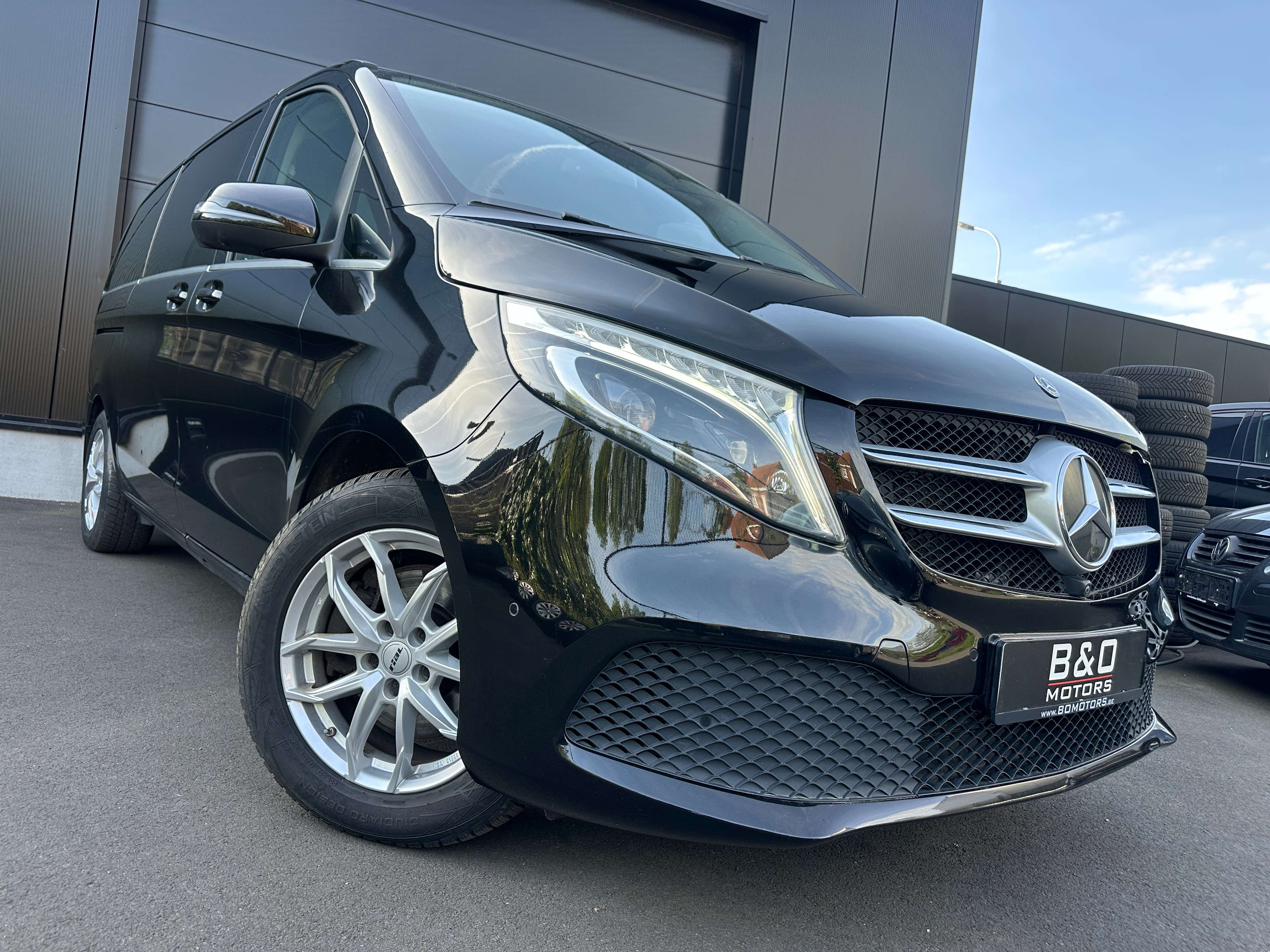 Mercedes-Benz V 300 V 300d L2 Avantgarde Lichte Vracht 5pl/LEDER/ Geen BIV en 135 TAX/Trekh 2500kg/