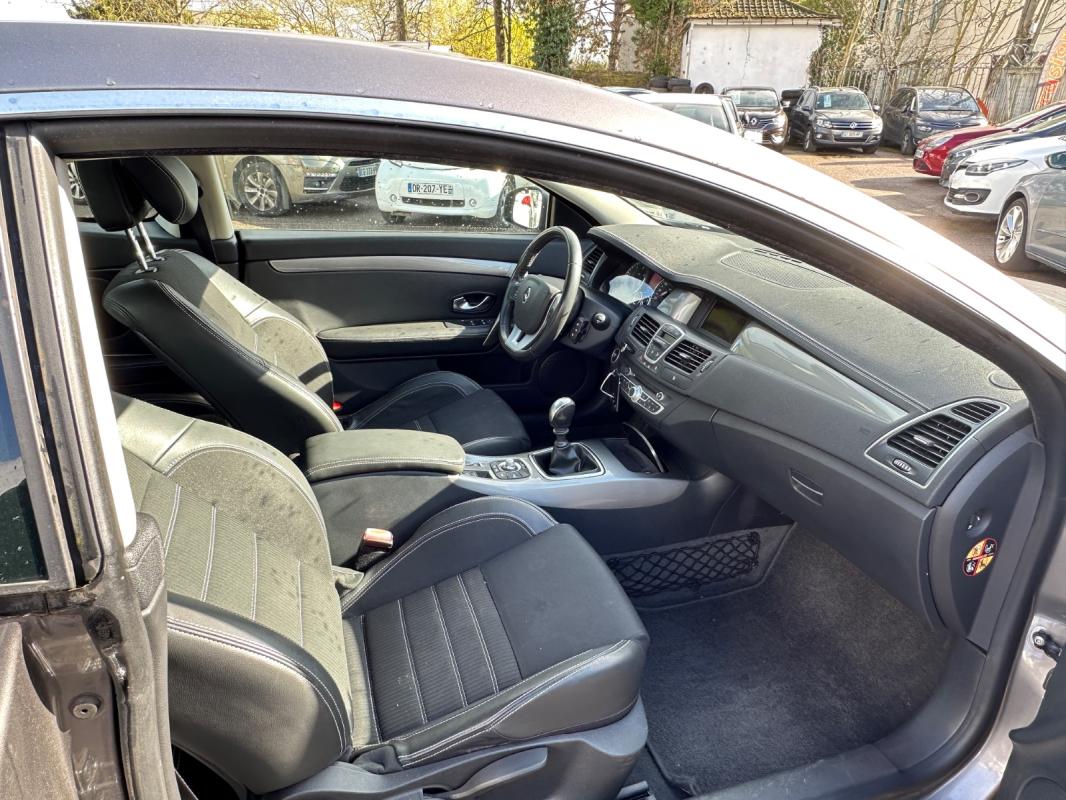 Renault Laguna 2.0 dCi 150 eco2 Energy Black Edition