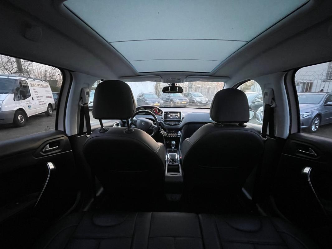 Peugeot 2008 1.2 PureTech 110ch SS EAT6 Féline Titane