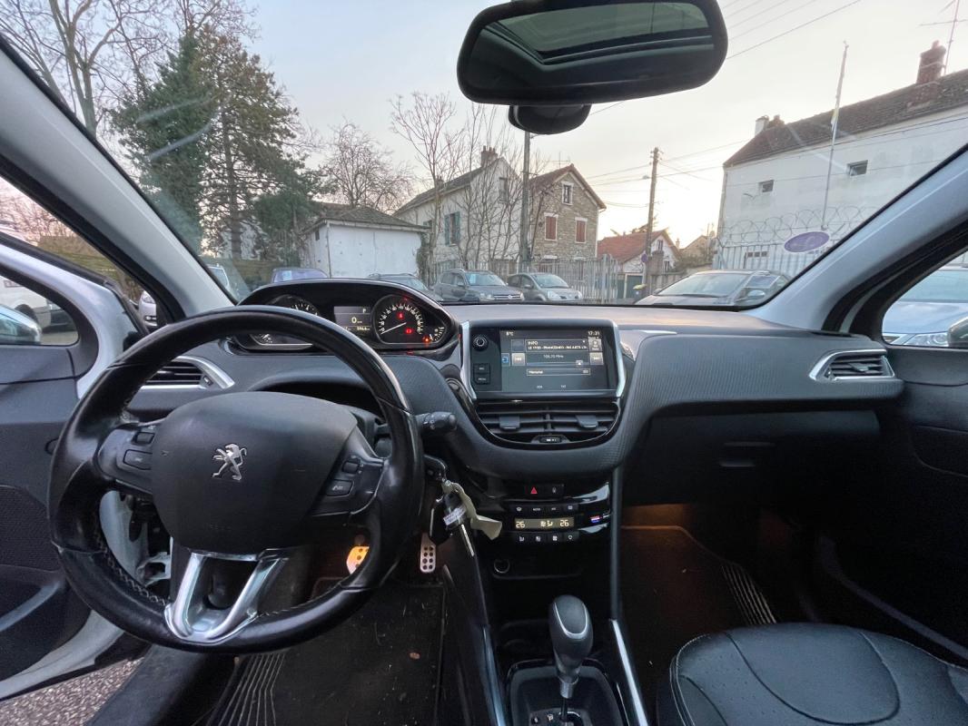 Peugeot 2008 1.2 PureTech 110ch SS EAT6 Féline Titane
