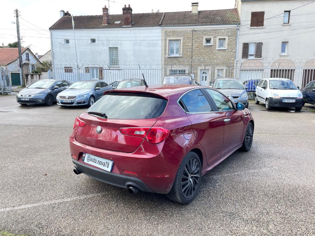 Alfa Romeo Giulietta 1750 TBI 235 ch Quadrifoglio Verde