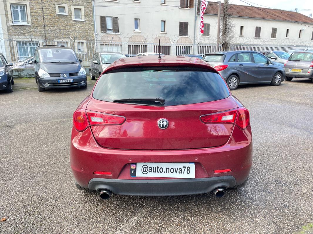 Alfa Romeo Giulietta 1750 TBI 235 ch Quadrifoglio Verde