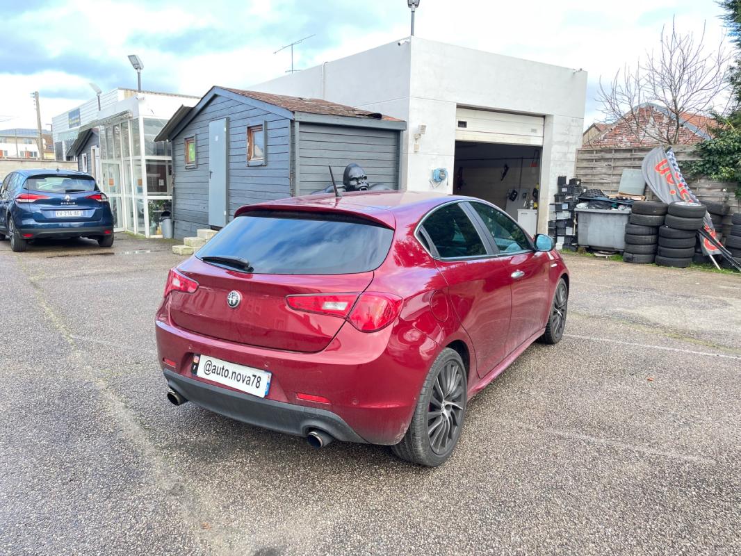 Alfa Romeo Giulietta 1750 TBI 235 ch Quadrifoglio Verde