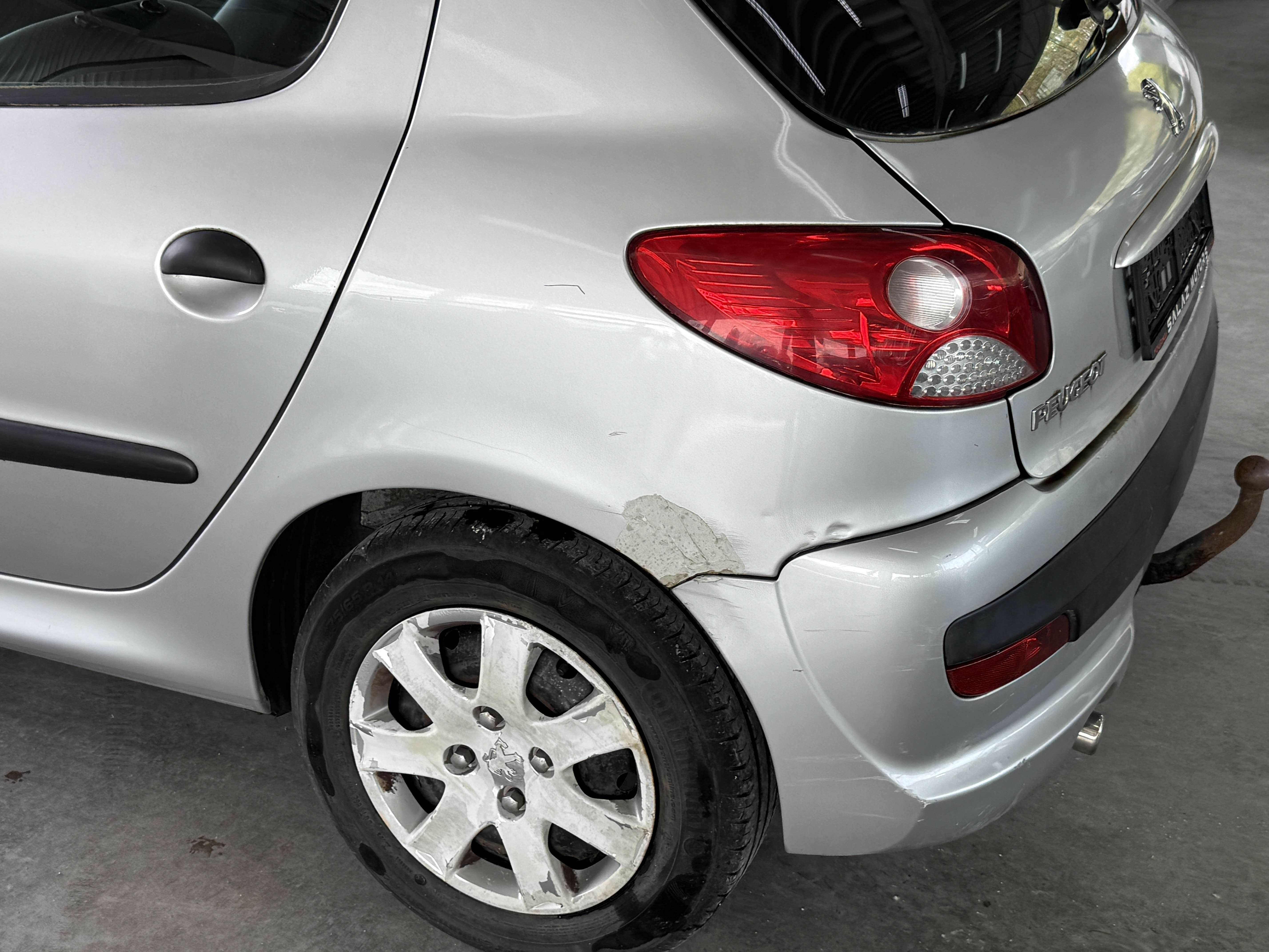 Peugeot 206 206  1.4i_PRIX_MARCHAND_5PRTS_ESSENCE_NO CONTROL / NO GARANTIE