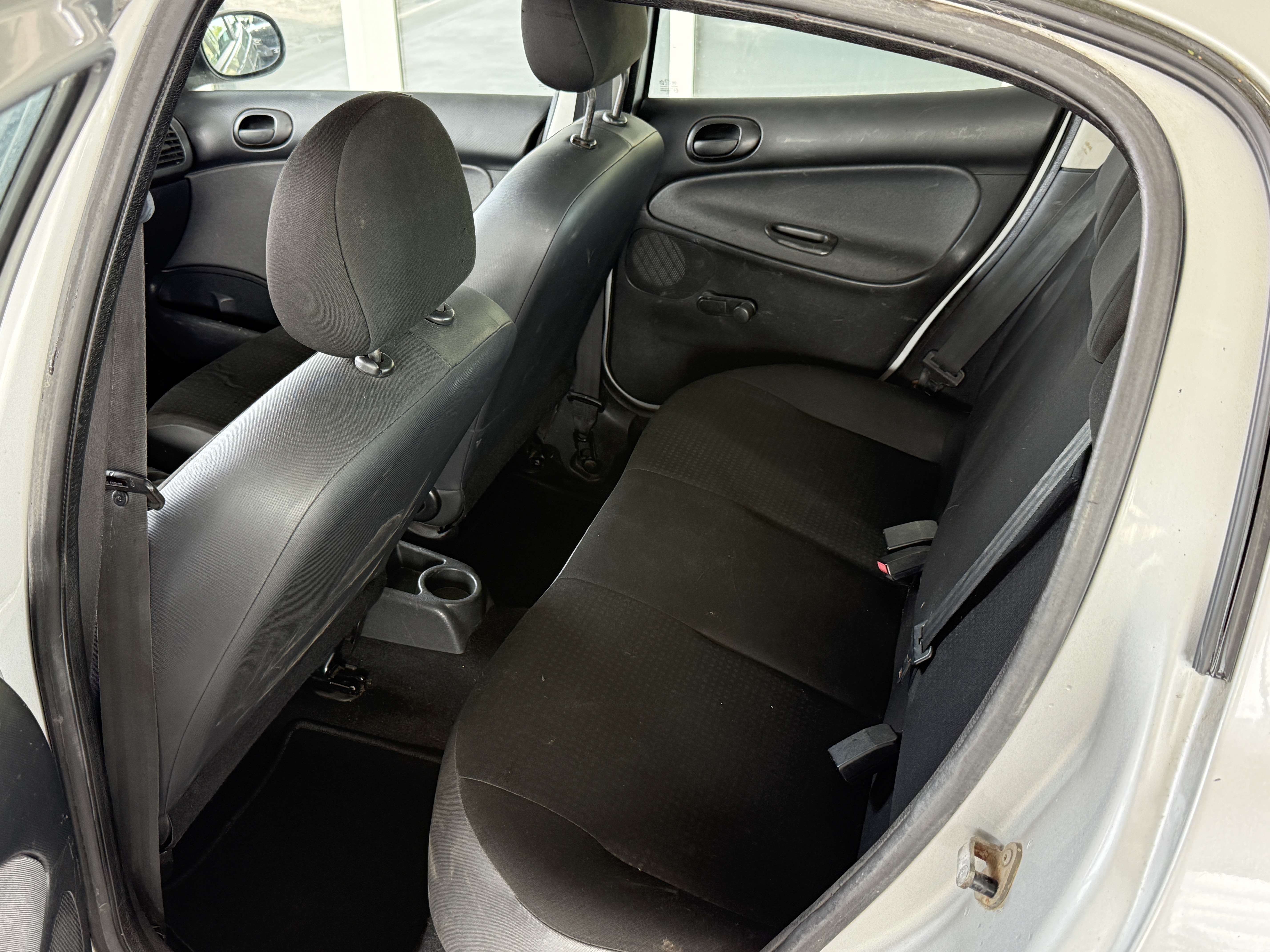 Peugeot 206 206  1.4i_PRIX_MARCHAND_5PRTS_ESSENCE_NO CONTROL / NO GARANTIE