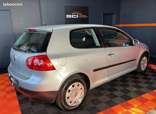 Volkswagen Golf V 1.4 16S TREND 3P