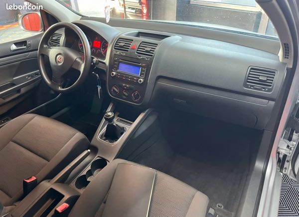 Volkswagen Golf V 1.4 16S TREND 3P