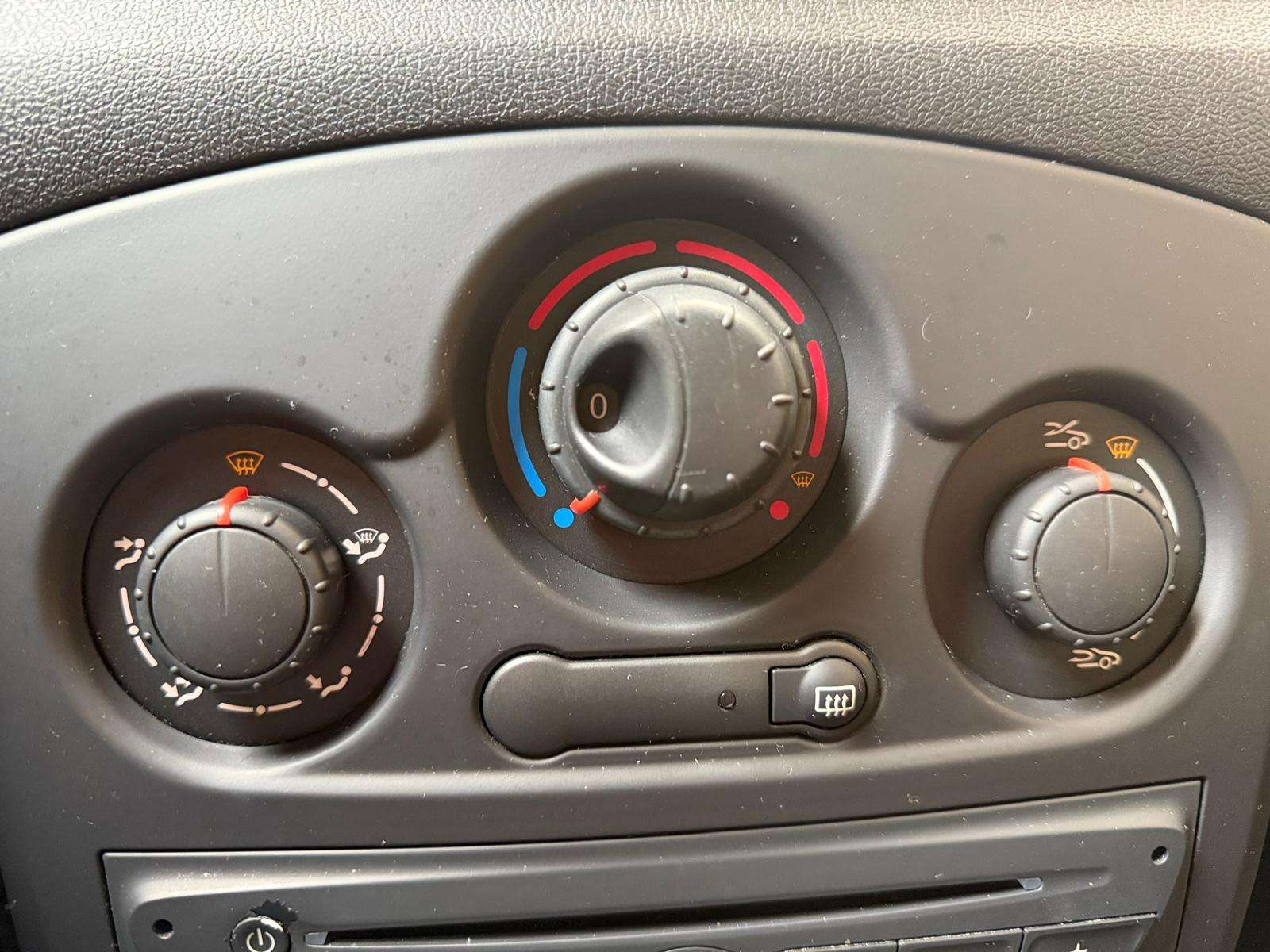 Renault Clio Clio 1.2i Authentique