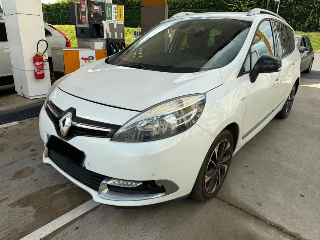 Renault Grand Scenic PHASE 3 BOSE 1ERE MAIN SUIVI CHAINE DISTRIBUTION GPS PAIEMENT 4 OU 10 FOIS