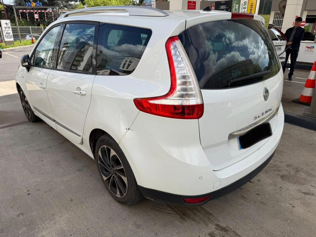 Renault Grand Scenic PHASE 3 BOSE 1ERE MAIN SUIVI CHAINE DISTRIBUTION GPS PAIEMENT 4 OU 10 FOIS