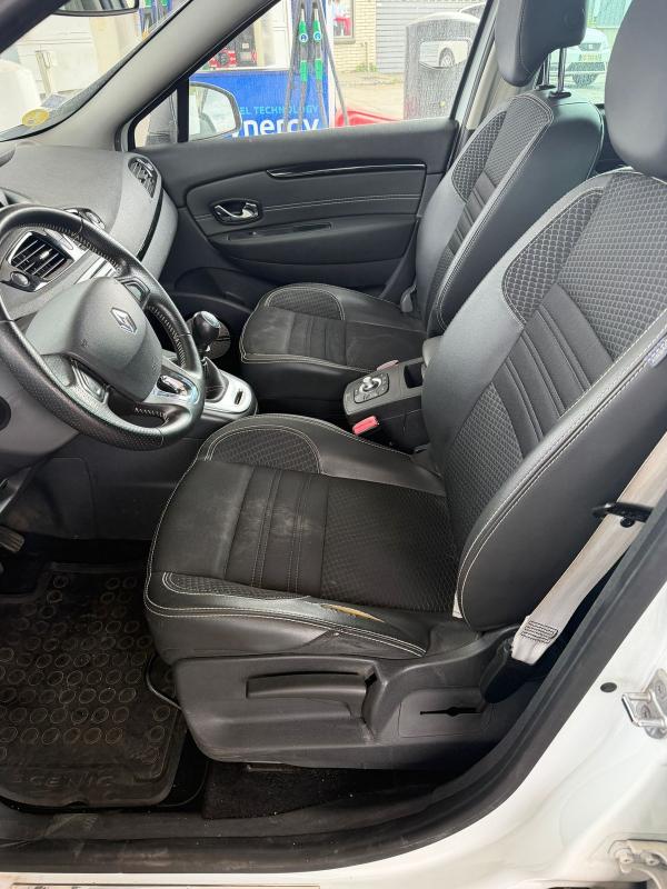 Renault Grand Scenic PHASE 3 BOSE 1ERE MAIN SUIVI CHAINE DISTRIBUTION GPS PAIEMENT 4 OU 10 FOIS