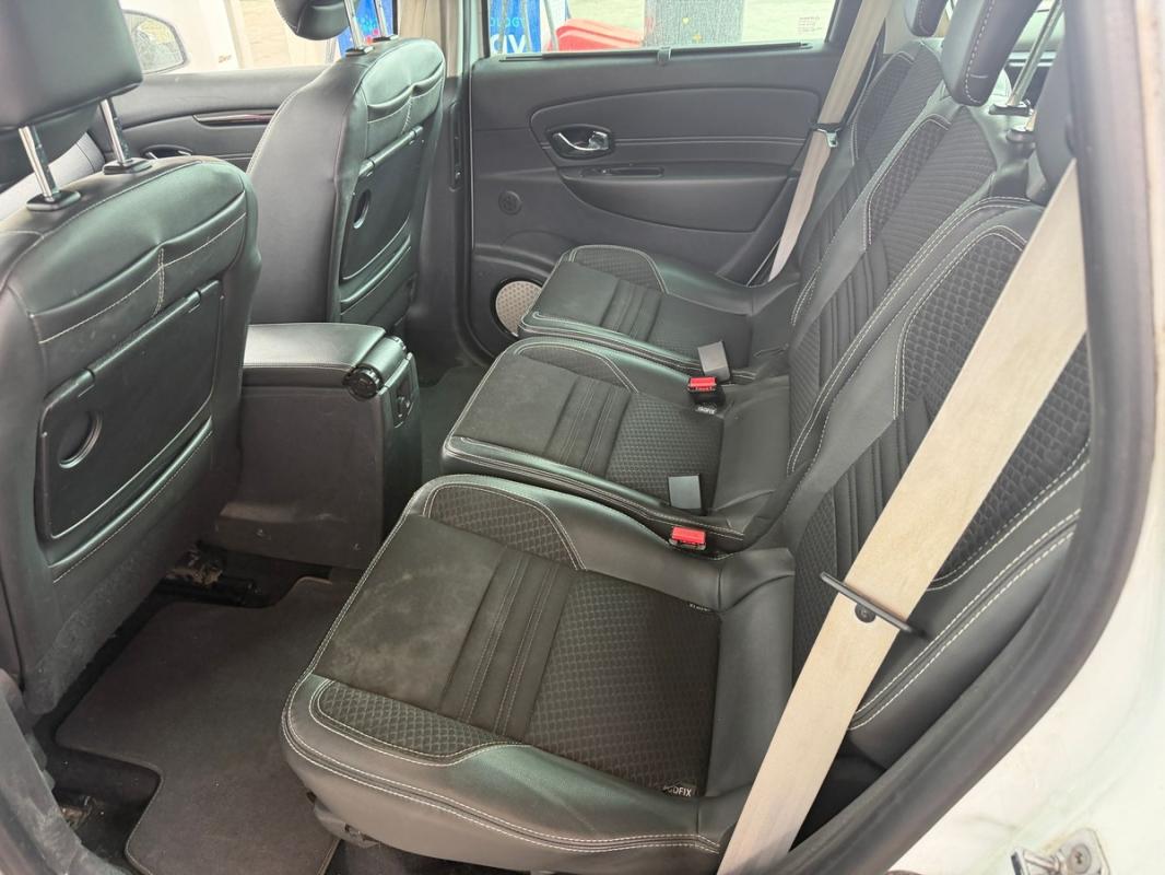Renault Grand Scenic PHASE 3 BOSE 1ERE MAIN SUIVI CHAINE DISTRIBUTION GPS PAIEMENT 4 OU 10 FOIS