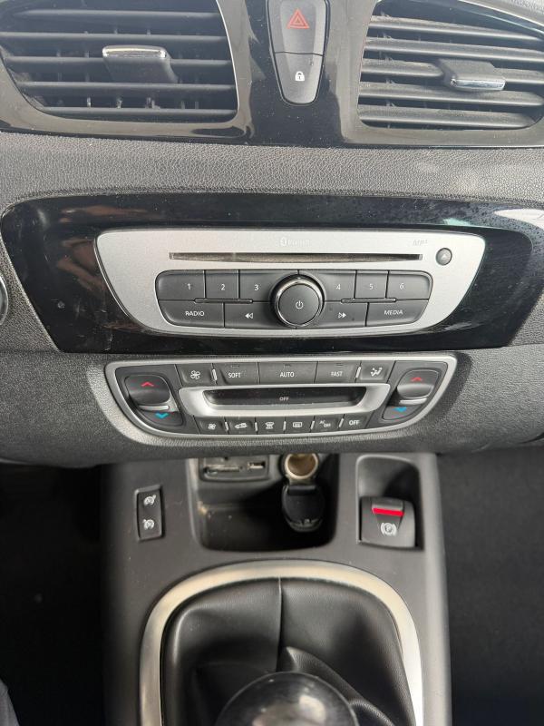 Renault Grand Scenic PHASE 3 BOSE 1ERE MAIN SUIVI CHAINE DISTRIBUTION GPS PAIEMENT 4 OU 10 FOIS